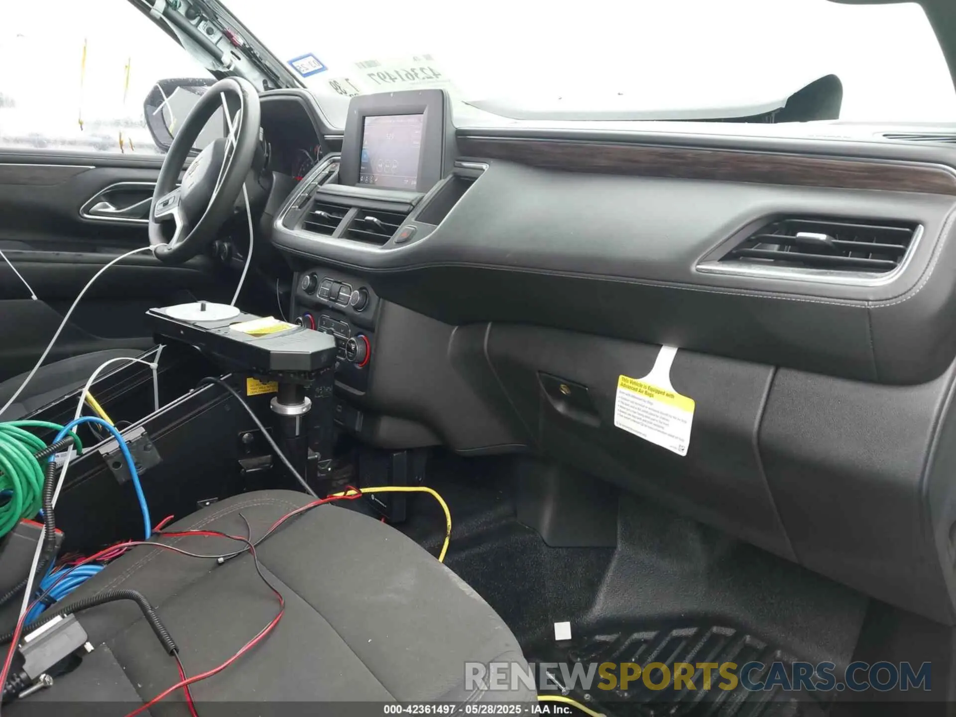 5 Photograph of a damaged car 1GBSCLED3NR233598 CHEVROLET TAHOE 2022