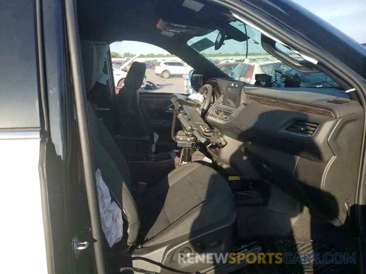 7 Photograph of a damaged car 1GNSCLED1NR218049 CHEVROLET TAHOE 2022