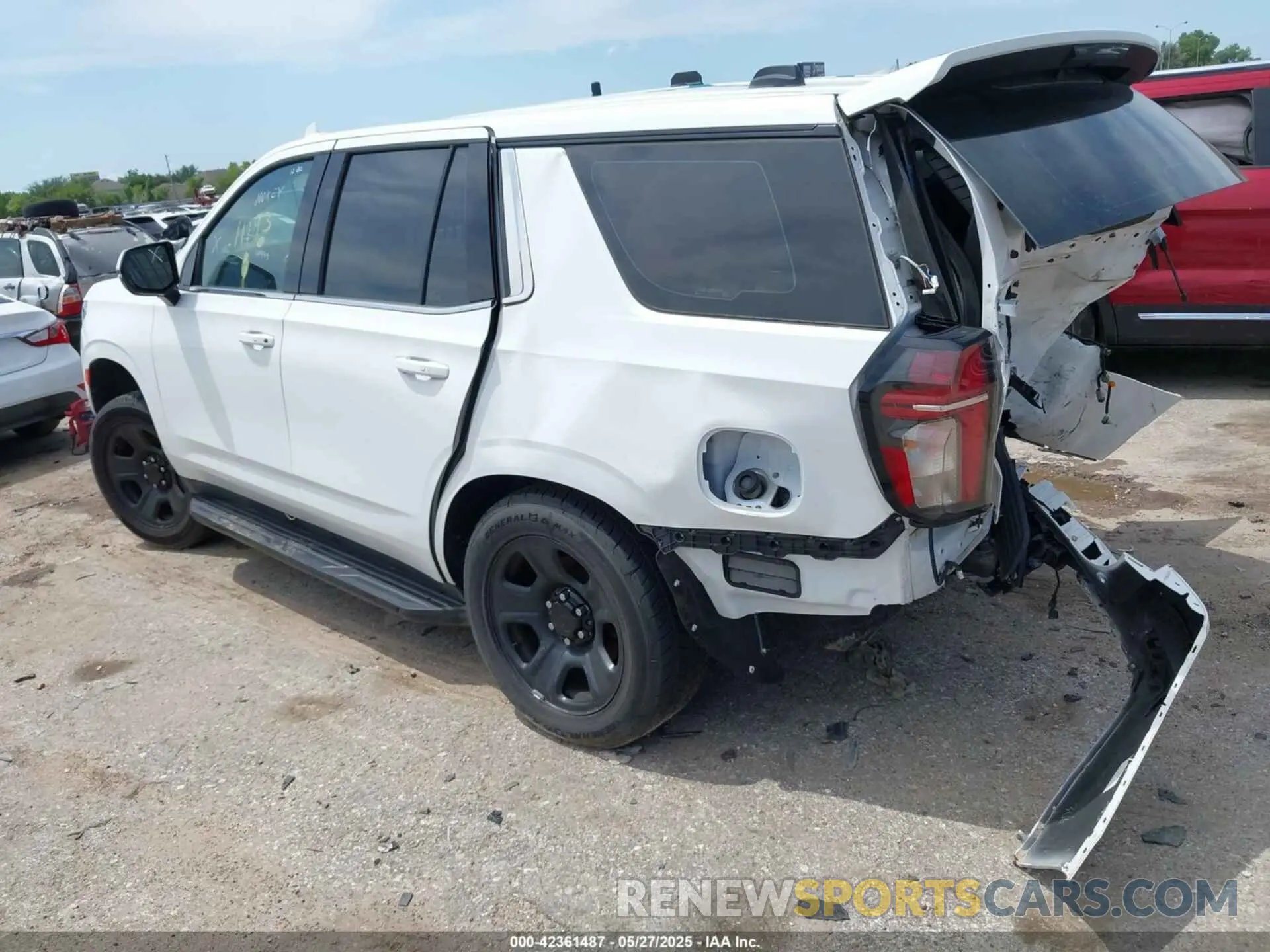 3 Photograph of a damaged car 1GNSCLED3NR129342 CHEVROLET TAHOE 2022