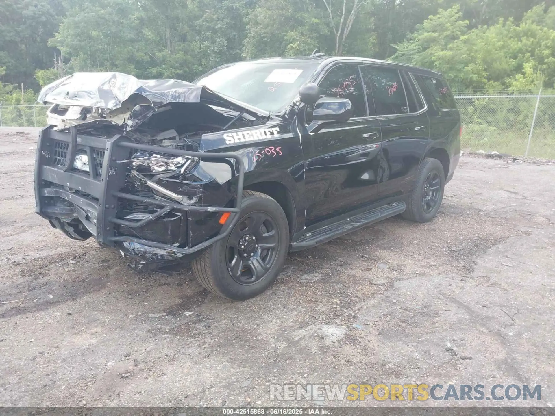2 Photograph of a damaged car 1GNSCLED4NR235962 CHEVROLET TAHOE 2022