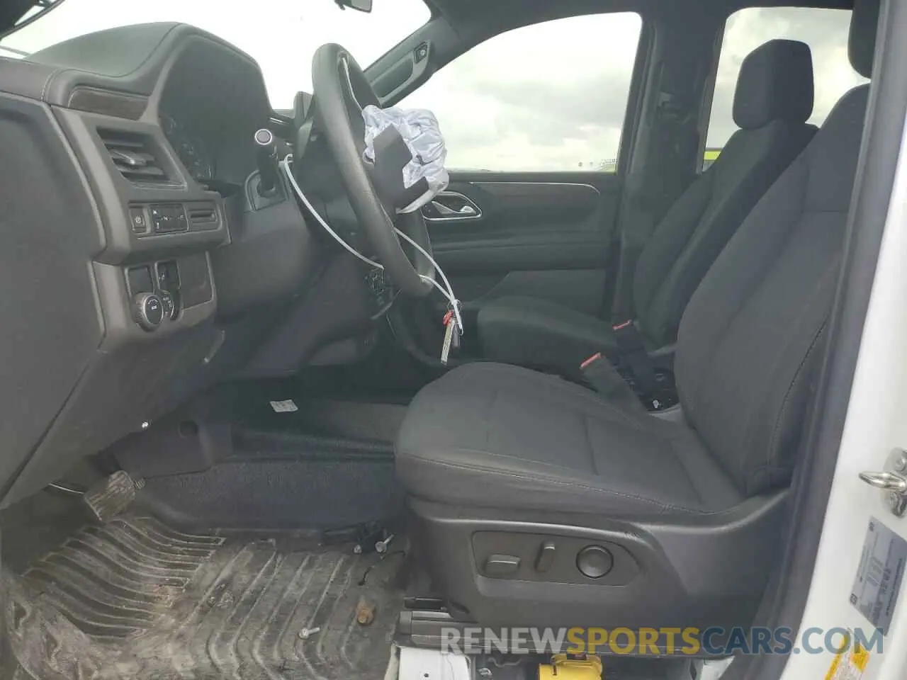7 Photograph of a damaged car 1GNSCLED5NR241074 CHEVROLET TAHOE 2022
