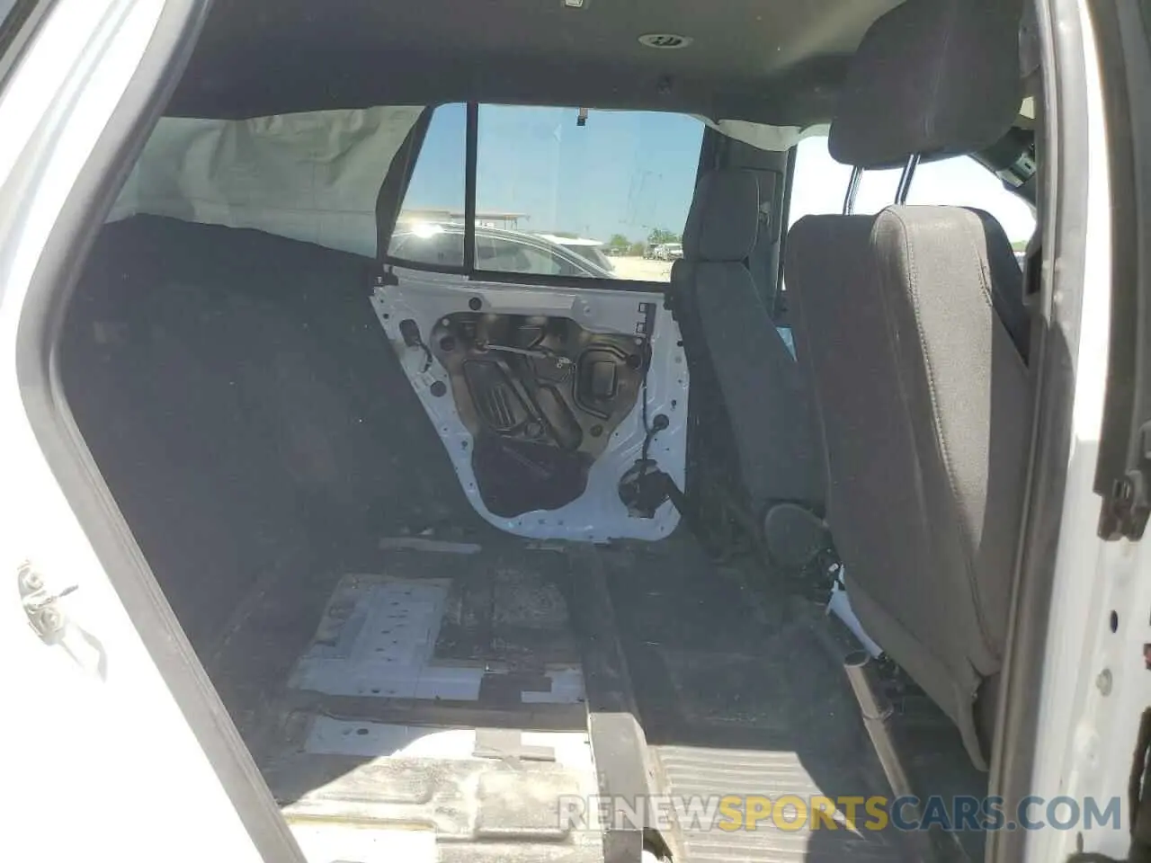 11 Photograph of a damaged car 1GNSCLED8NR247807 CHEVROLET TAHOE 2022
