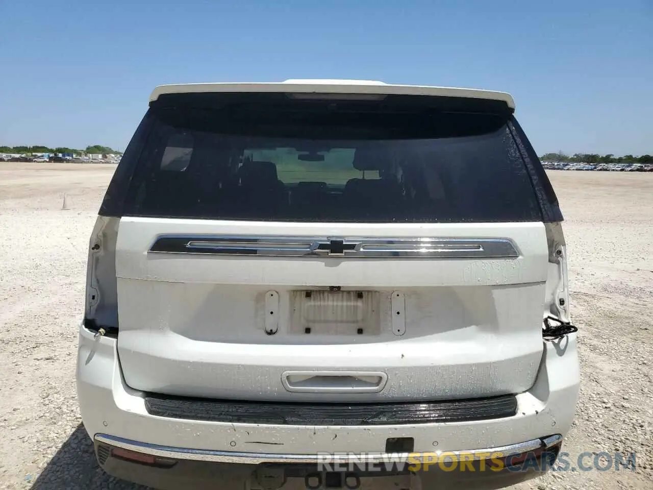 6 Photograph of a damaged car 1GNSCLED8NR247807 CHEVROLET TAHOE 2022
