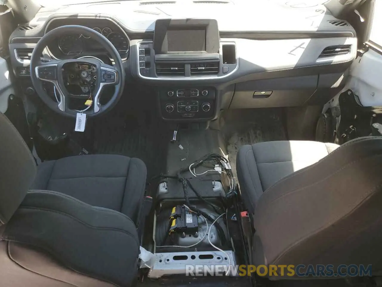 8 Photograph of a damaged car 1GNSCLED8NR247807 CHEVROLET TAHOE 2022