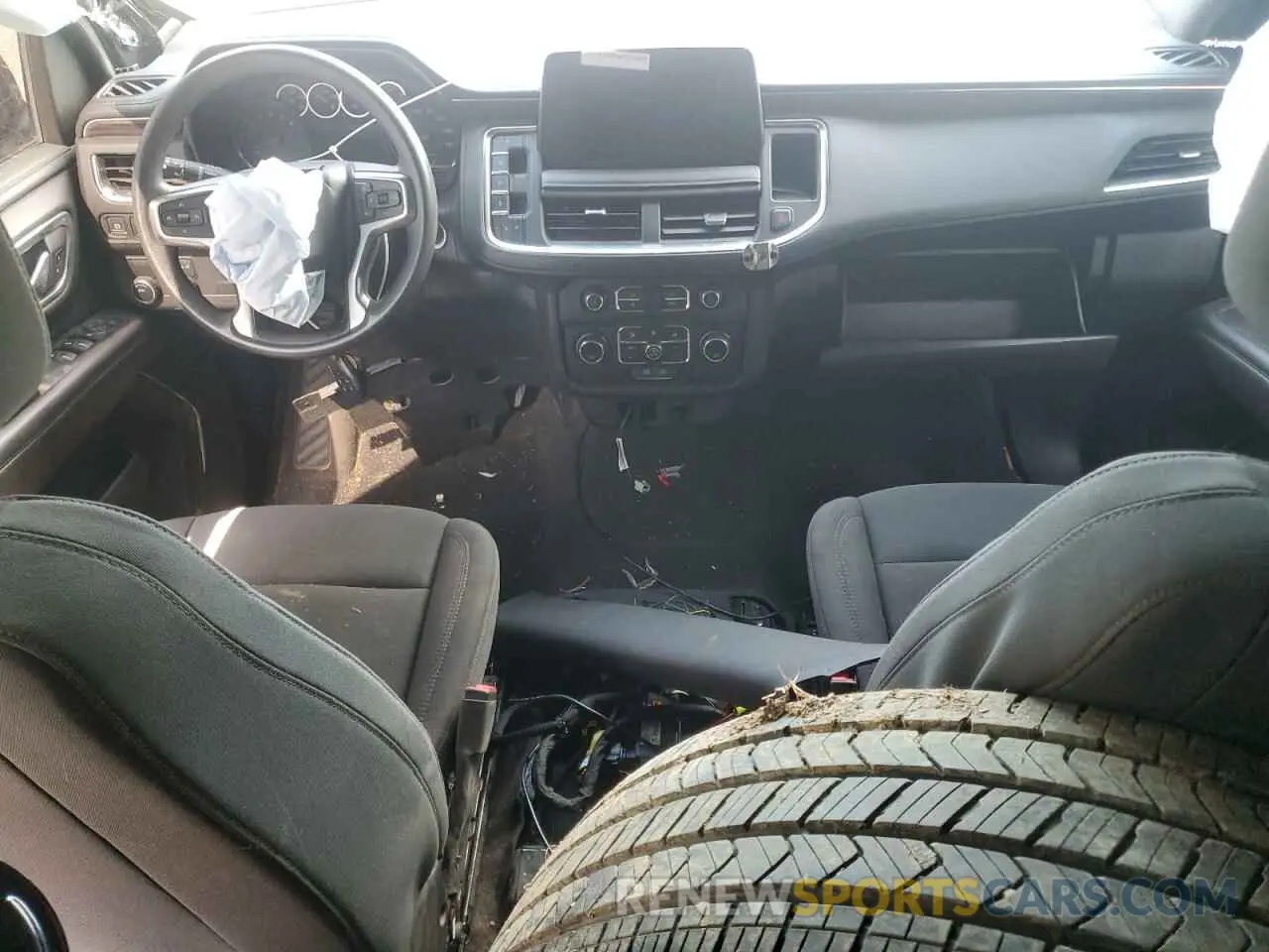 8 Photograph of a damaged car 1GNSCLED9NR155315 CHEVROLET TAHOE 2022