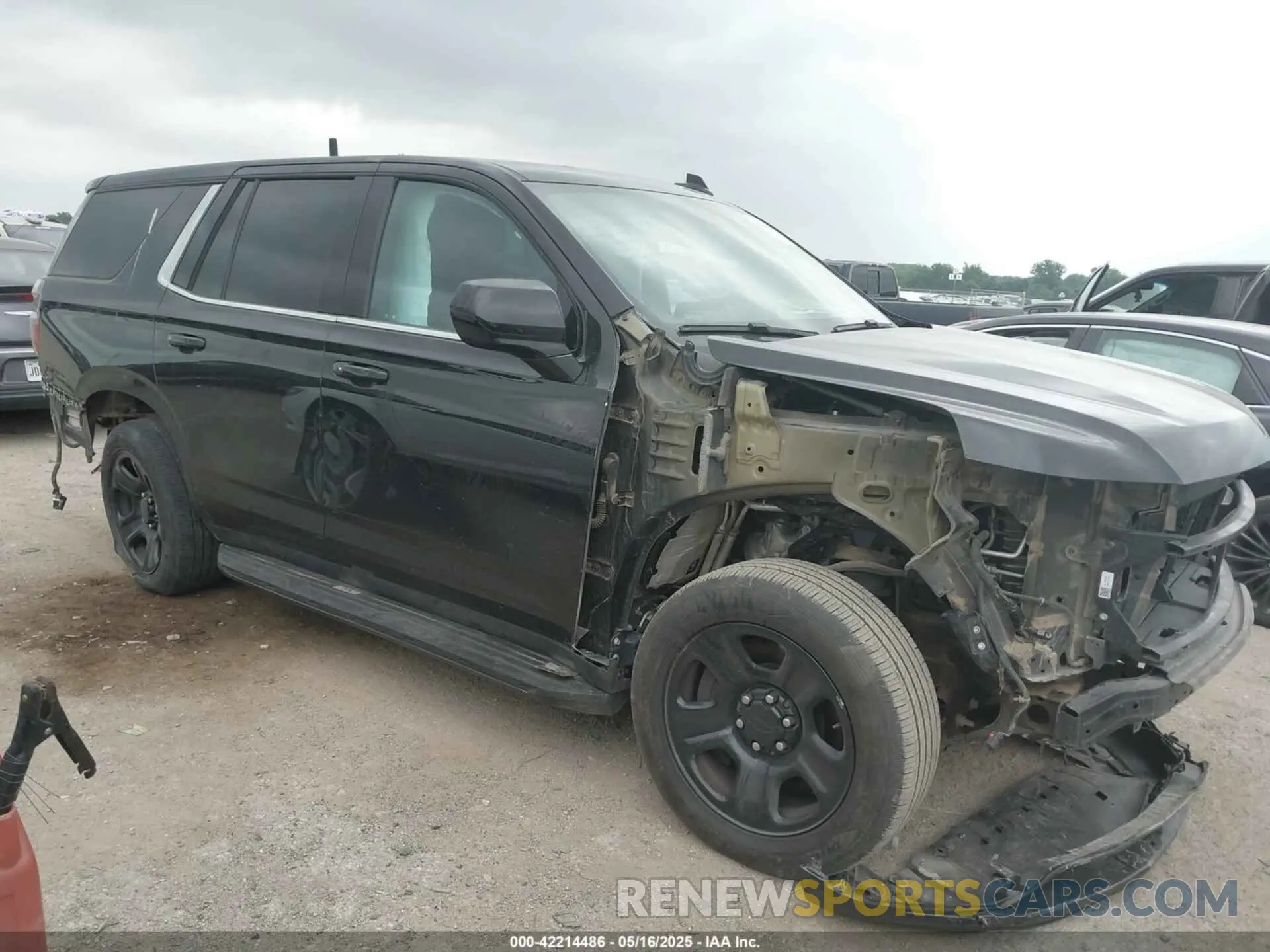 1 Photograph of a damaged car 1GNSCLED9NR224133 CHEVROLET TAHOE 2022