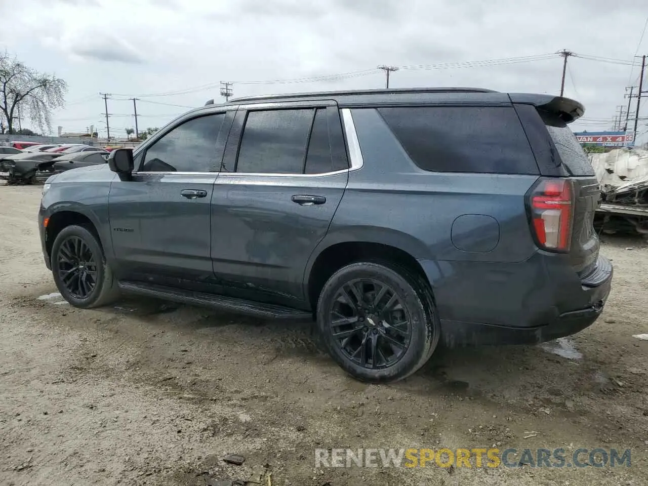 2 Photograph of a damaged car 1GNSCMKDXNR182095 CHEVROLET TAHOE 2022