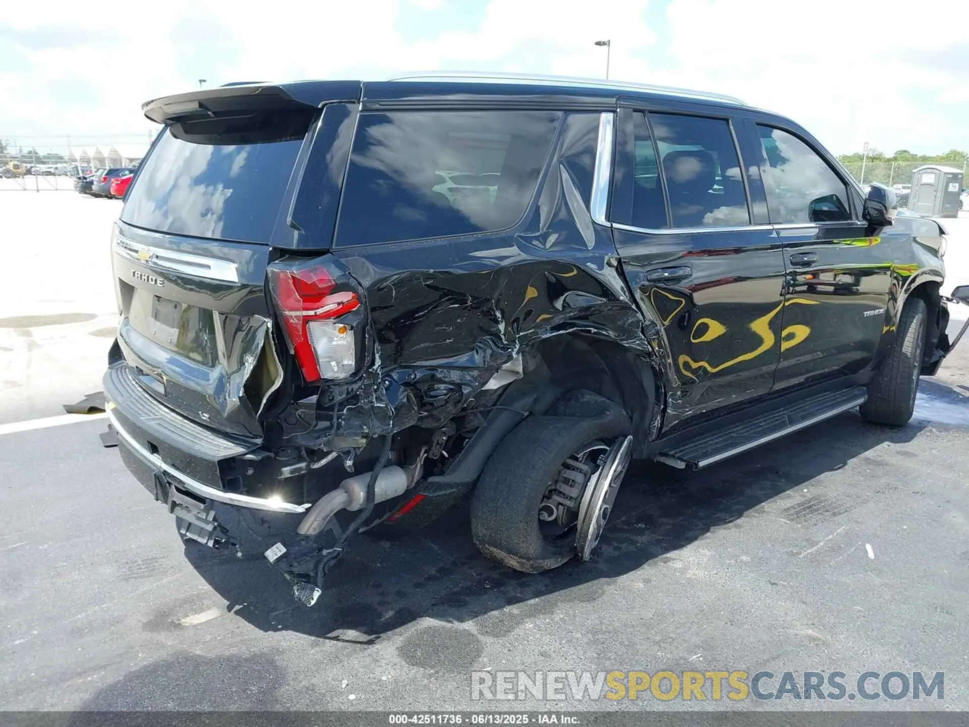 4 Photograph of a damaged car 1GNSCNKD2NR114461 CHEVROLET TAHOE 2022