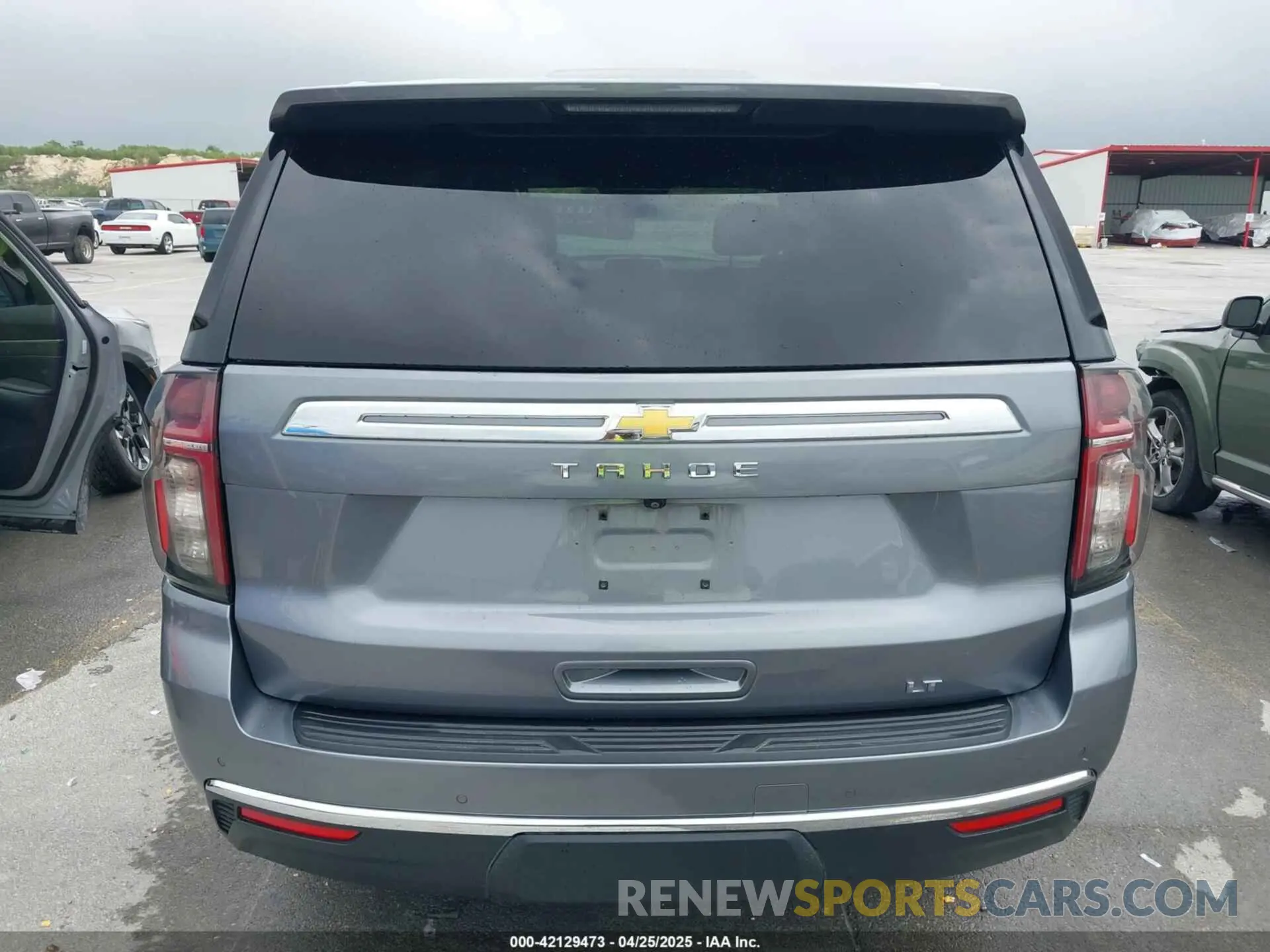17 Photograph of a damaged car 1GNSCNKD8NR282251 CHEVROLET TAHOE 2022