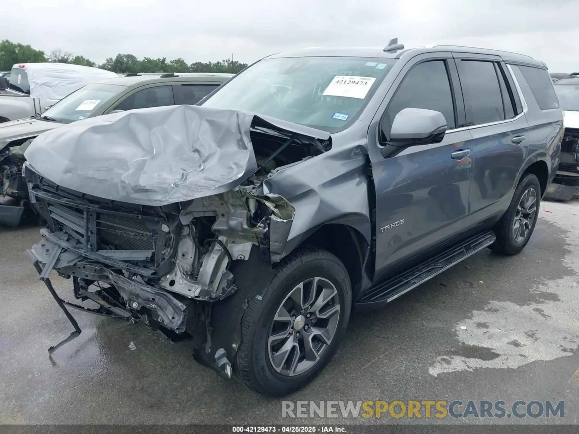 2 Photograph of a damaged car 1GNSCNKD8NR282251 CHEVROLET TAHOE 2022
