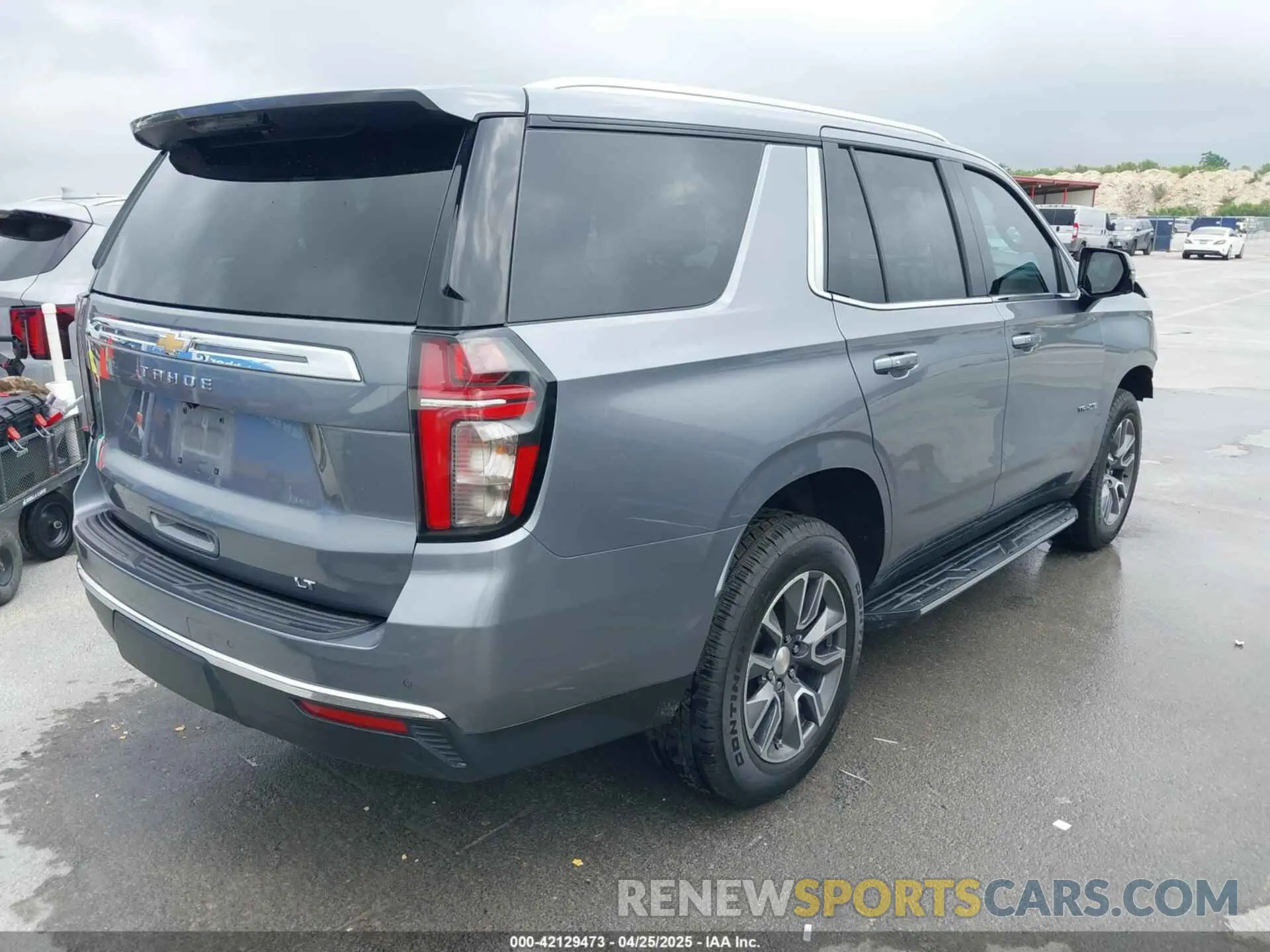 4 Photograph of a damaged car 1GNSCNKD8NR282251 CHEVROLET TAHOE 2022