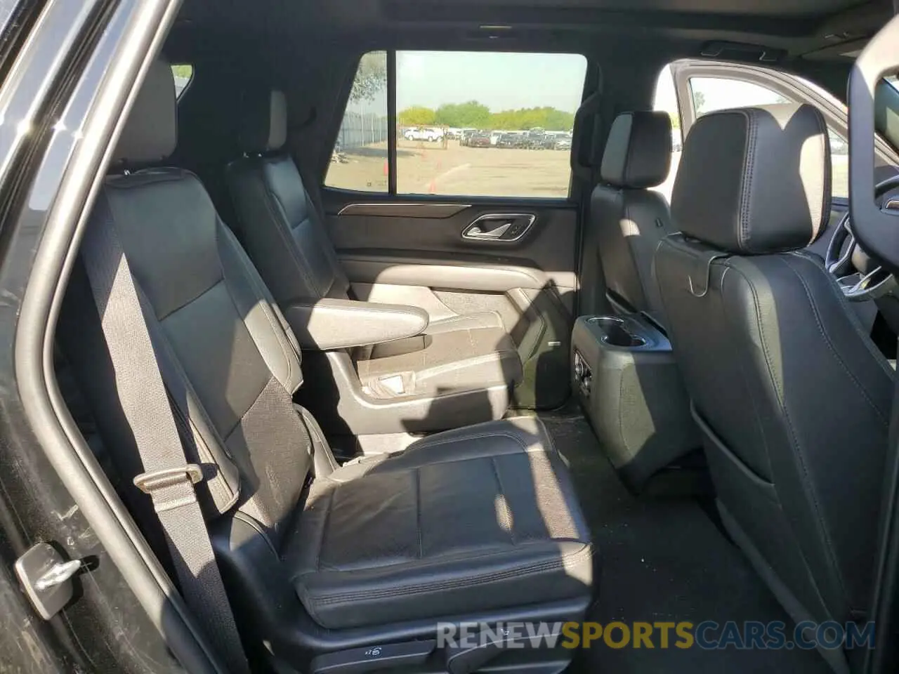 11 Photograph of a damaged car 1GNSCTKL9NR359026 CHEVROLET TAHOE 2022