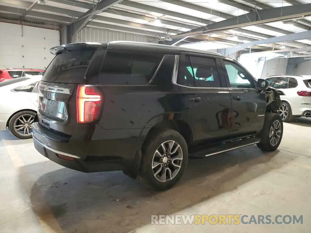 3 Photograph of a damaged car 1GNSKMKD8NR330151 CHEVROLET TAHOE 2022