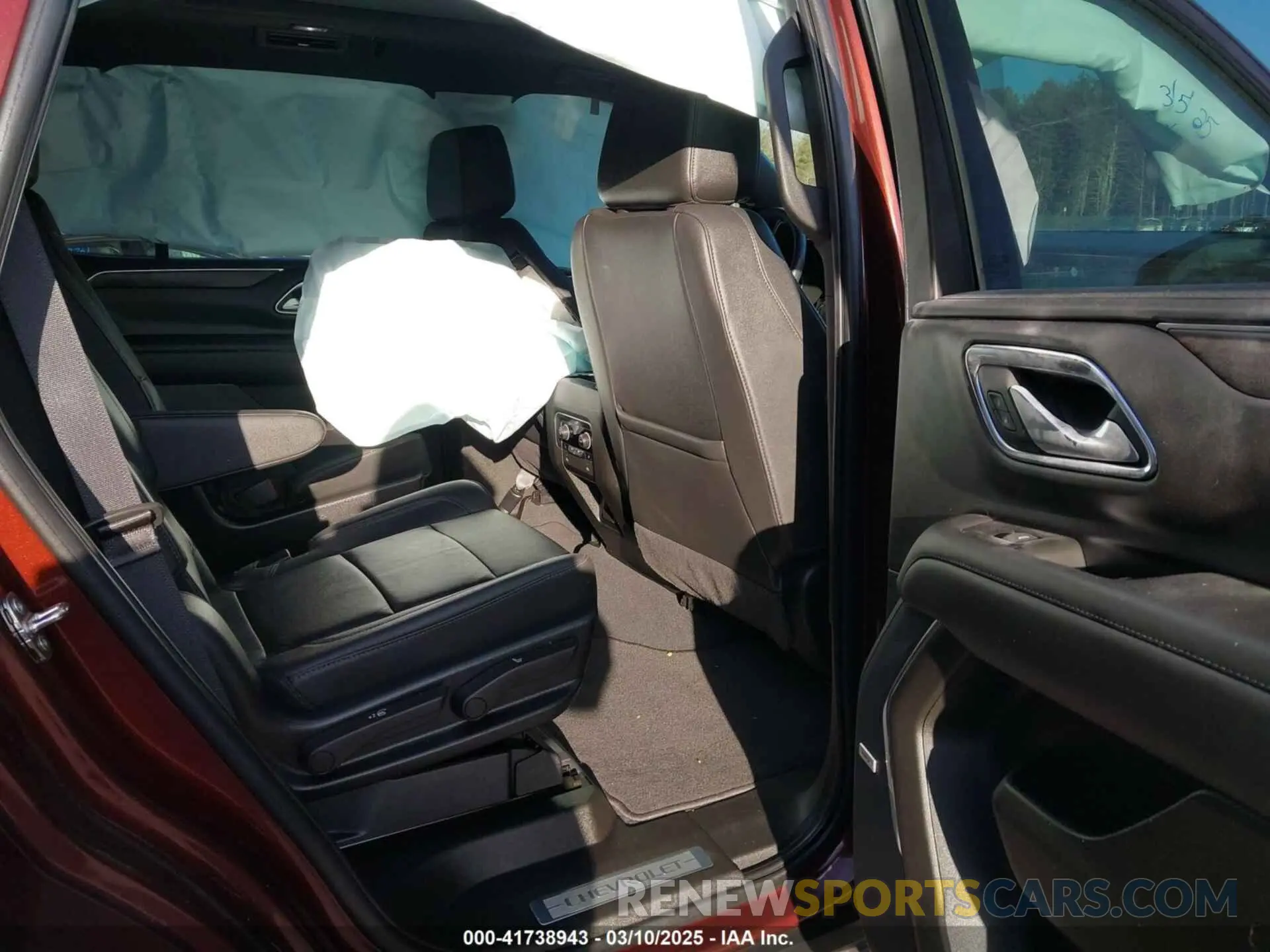 8 Photograph of a damaged car 1GNSKNKD3NR200915 CHEVROLET TAHOE 2022