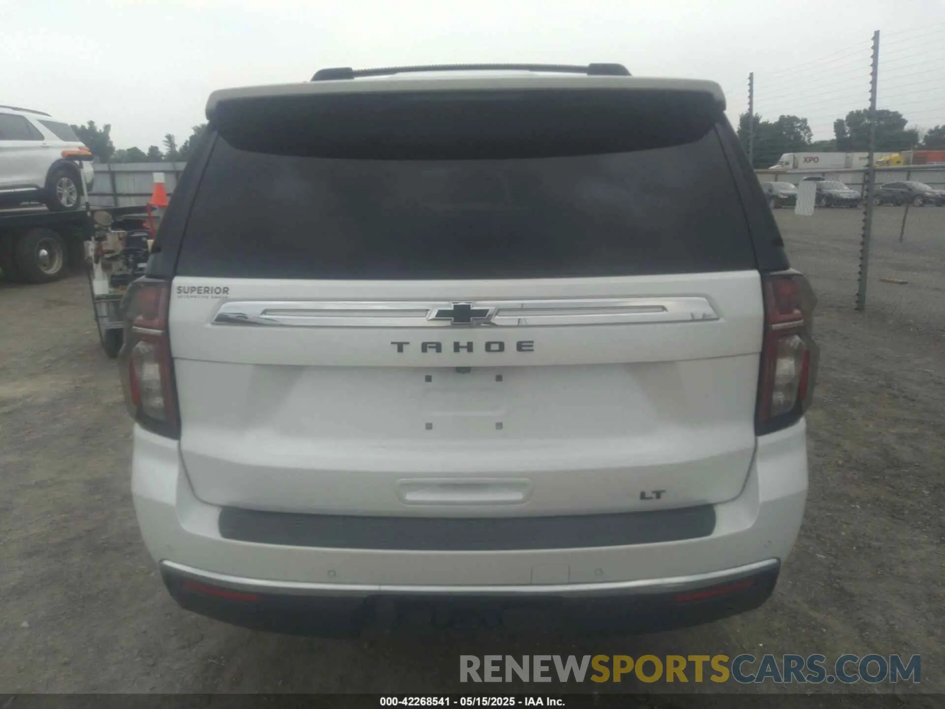 17 Photograph of a damaged car 1GNSKNKD5NR143276 CHEVROLET TAHOE 2022