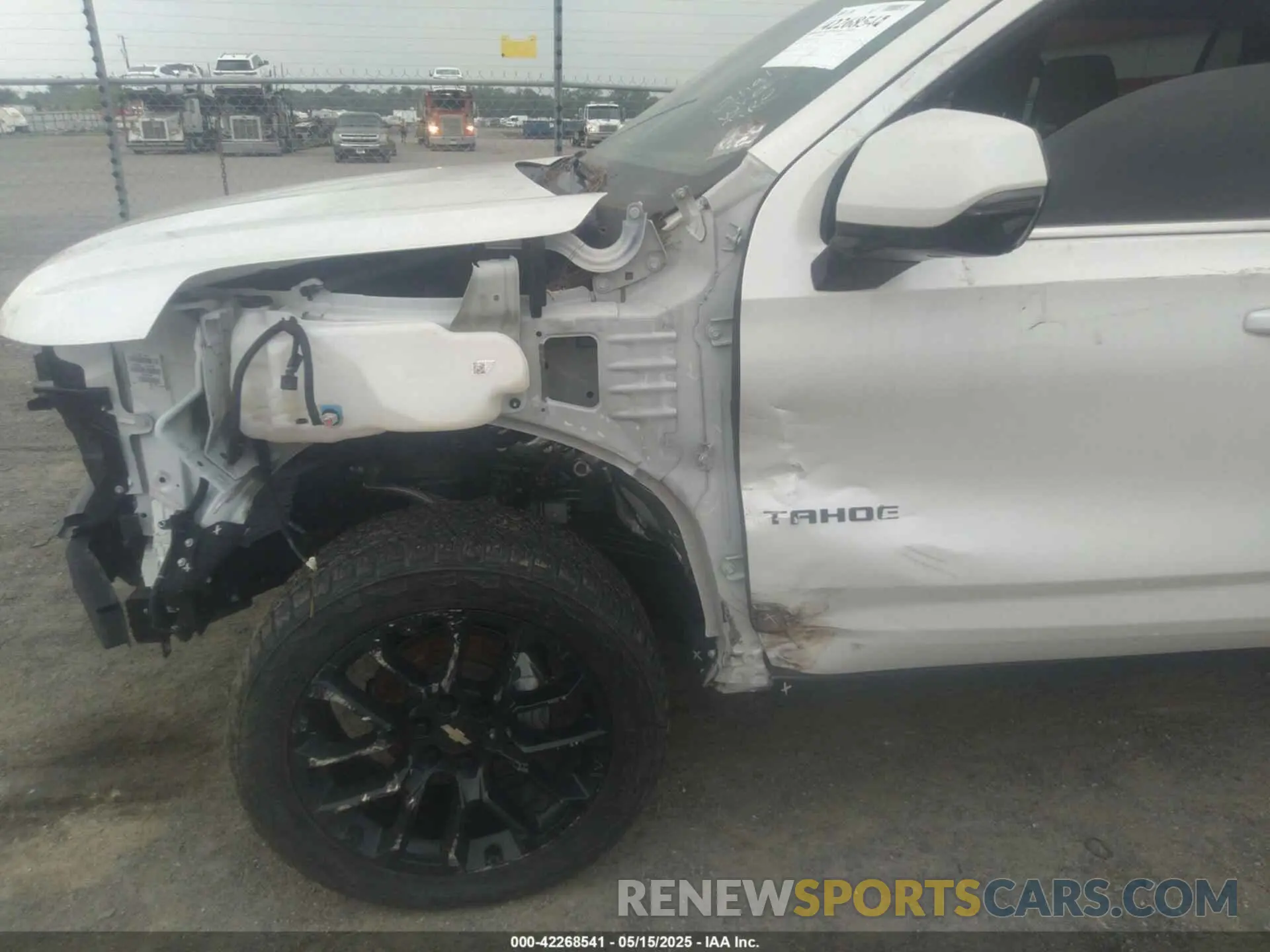 18 Photograph of a damaged car 1GNSKNKD5NR143276 CHEVROLET TAHOE 2022