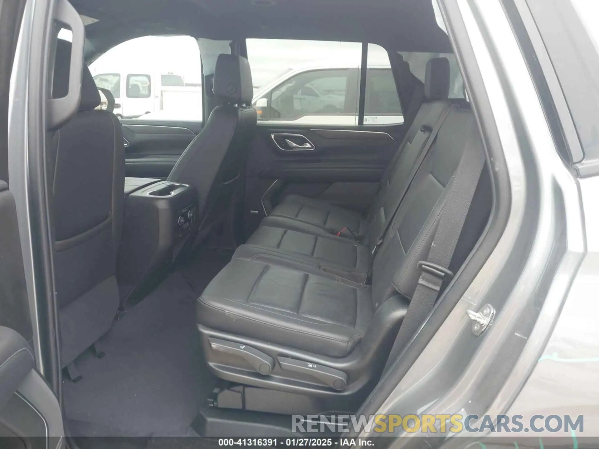 8 Photograph of a damaged car 1GNSKPKD3NR304672 CHEVROLET TAHOE 2022