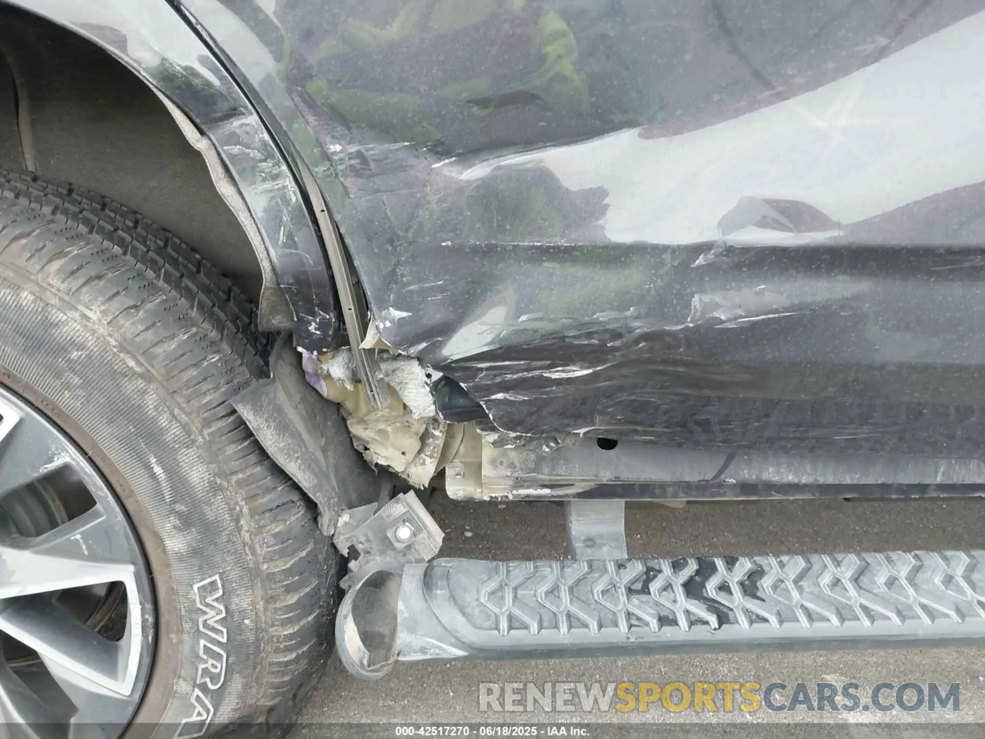 6 Photograph of a damaged car 1GNSKPKD7NR168529 CHEVROLET TAHOE 2022