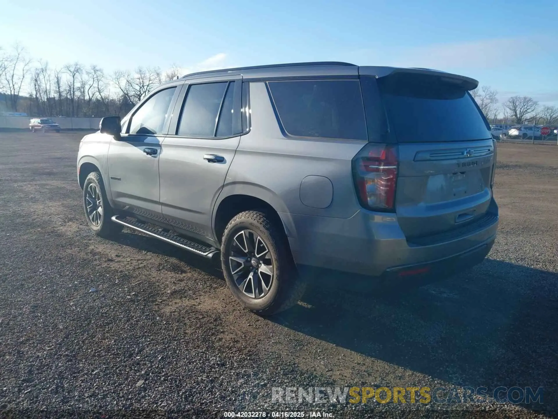 3 Photograph of a damaged car 1GNSKPKD7NR323760 CHEVROLET TAHOE 2022