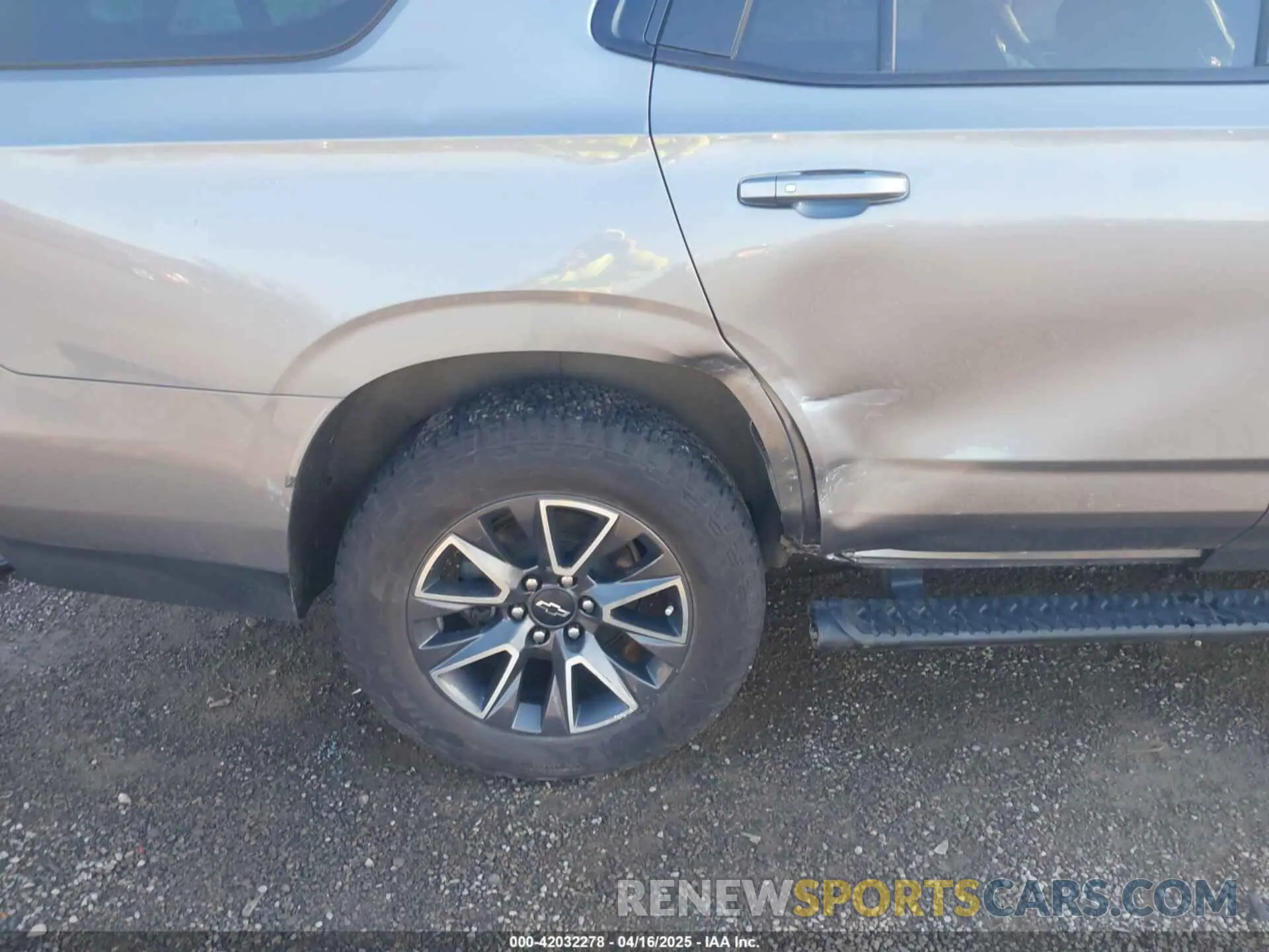 6 Photograph of a damaged car 1GNSKPKD7NR323760 CHEVROLET TAHOE 2022