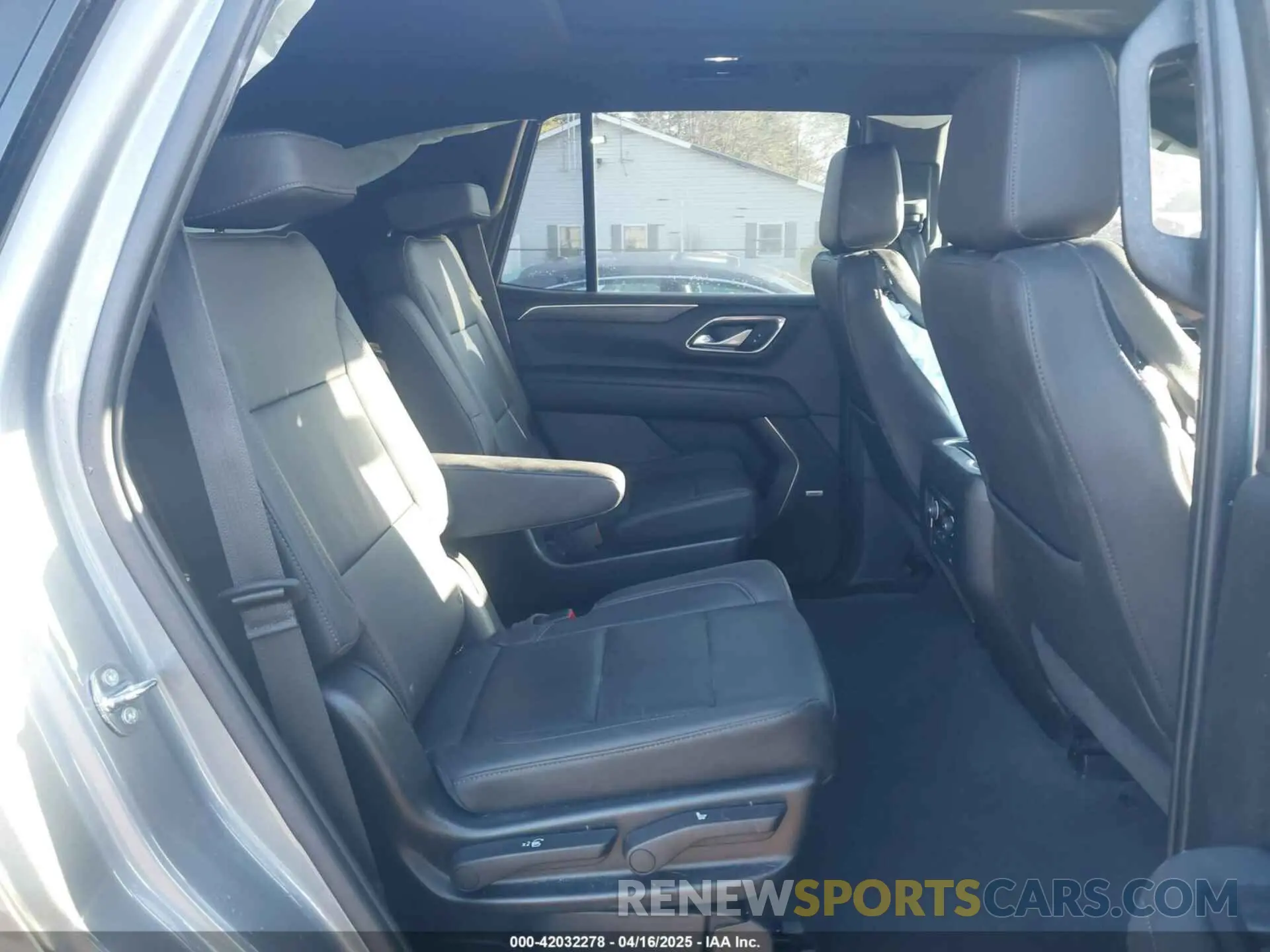 8 Photograph of a damaged car 1GNSKPKD7NR323760 CHEVROLET TAHOE 2022