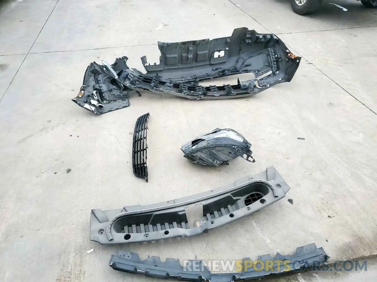 13 Photograph of a damaged car 1GNSKPKDXNR209400 CHEVROLET TAHOE 2022
