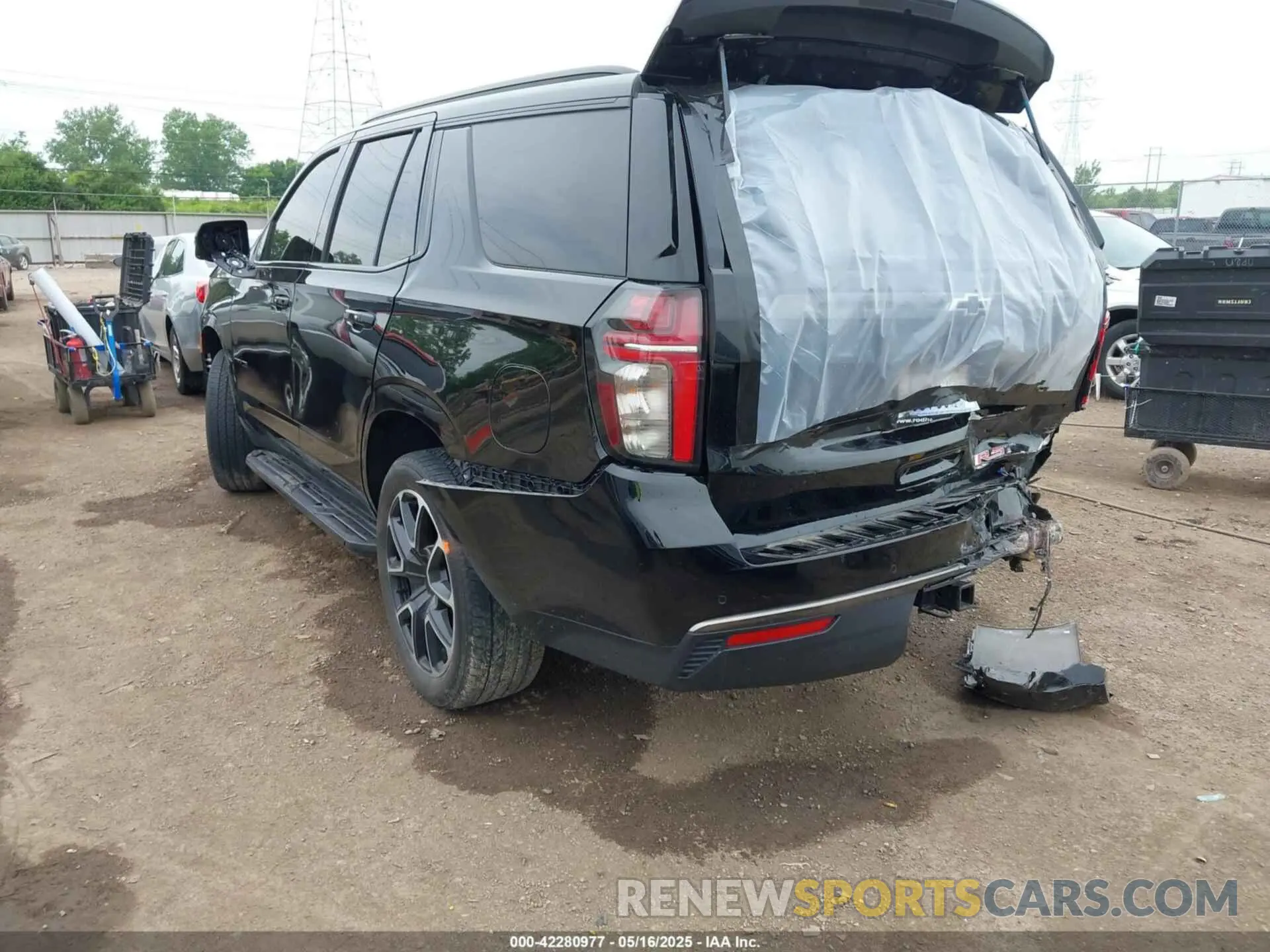 3 Photograph of a damaged car 1GNSKRKD0NR193459 CHEVROLET TAHOE 2022