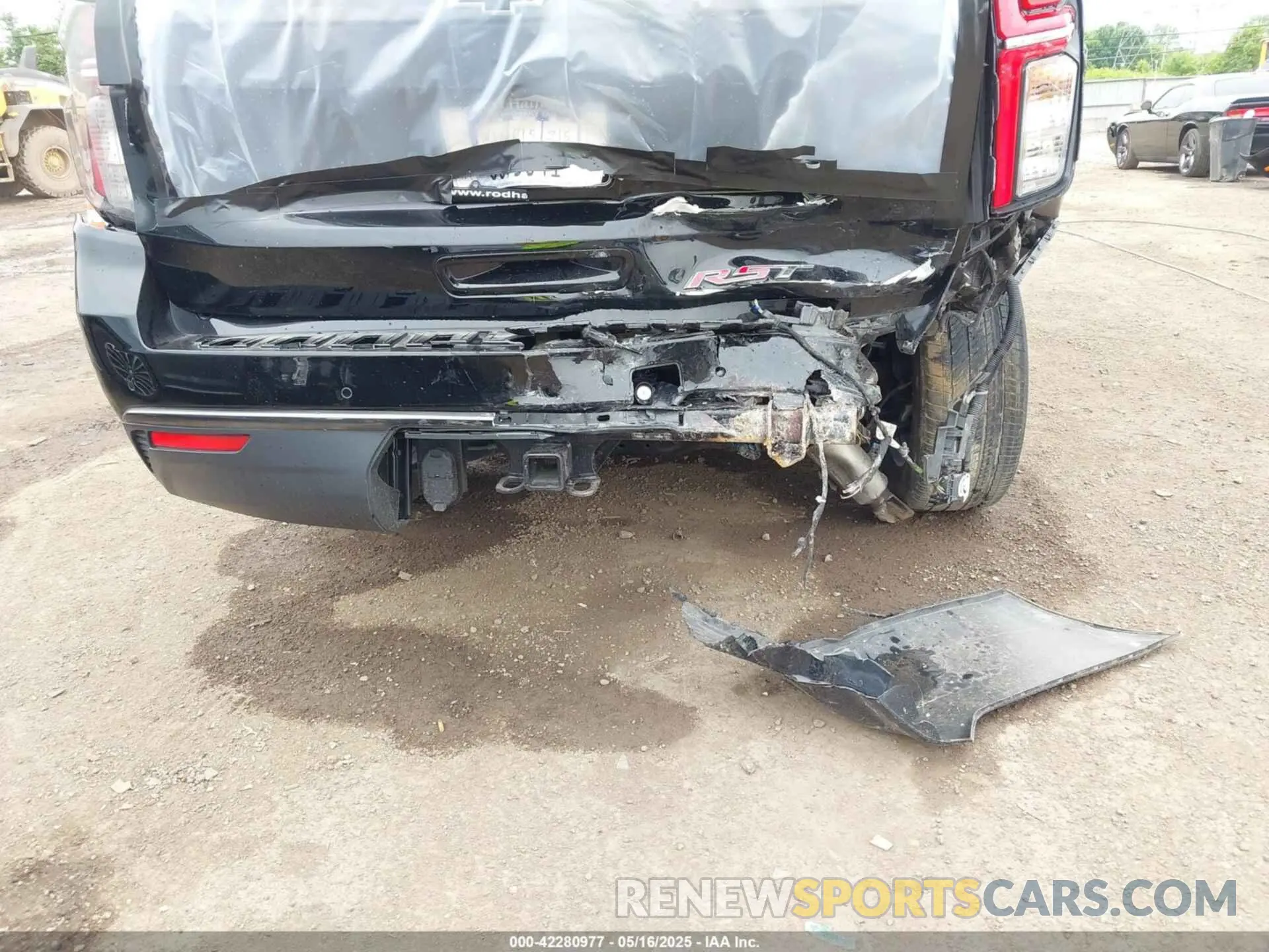6 Photograph of a damaged car 1GNSKRKD0NR193459 CHEVROLET TAHOE 2022