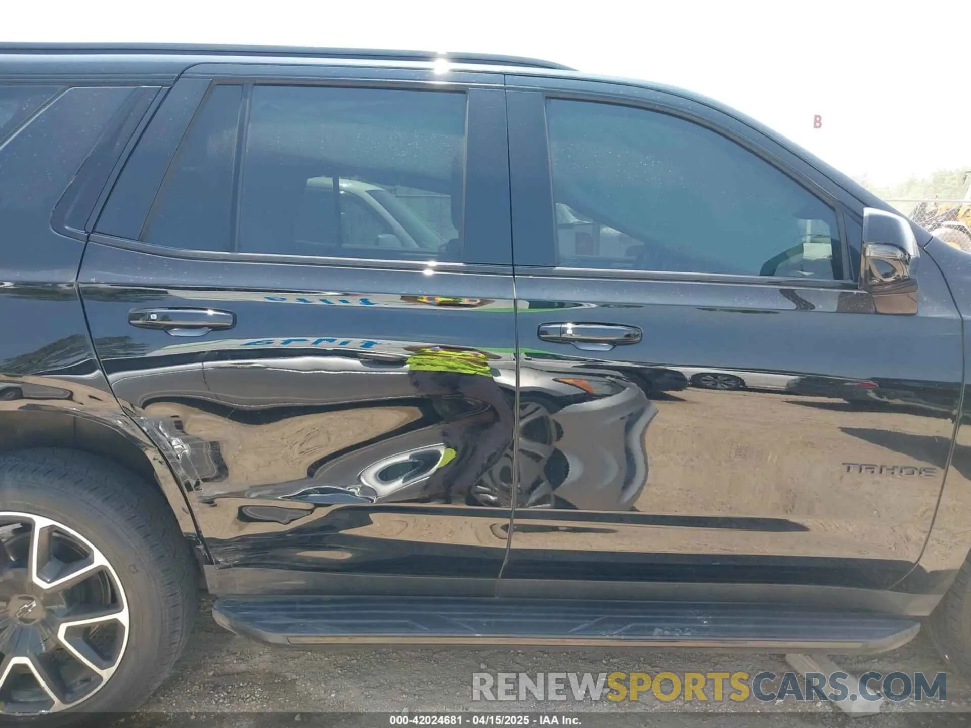 14 Photograph of a damaged car 1GNSKRKD4NR193528 CHEVROLET TAHOE 2022
