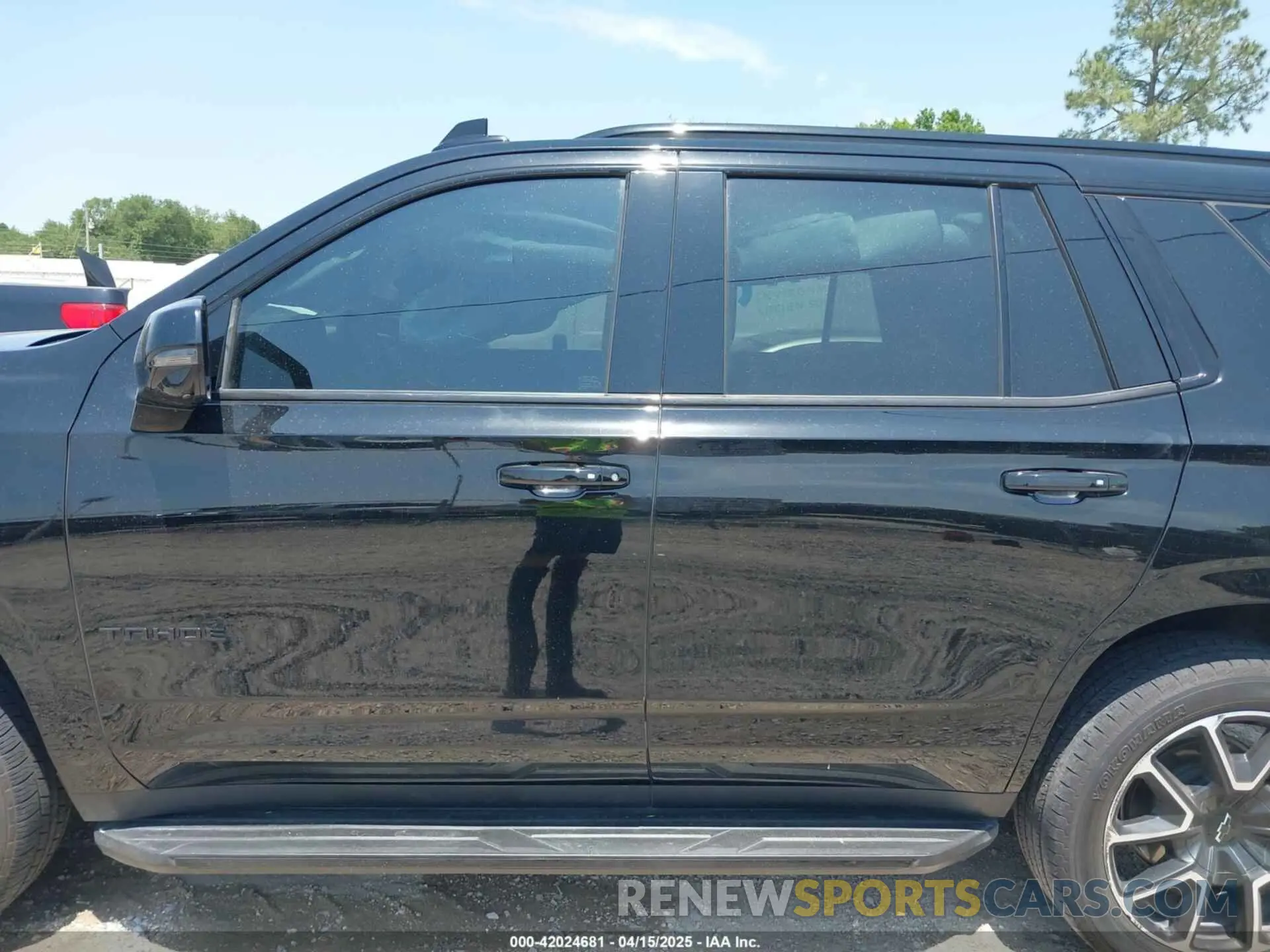 15 Photograph of a damaged car 1GNSKRKD4NR193528 CHEVROLET TAHOE 2022