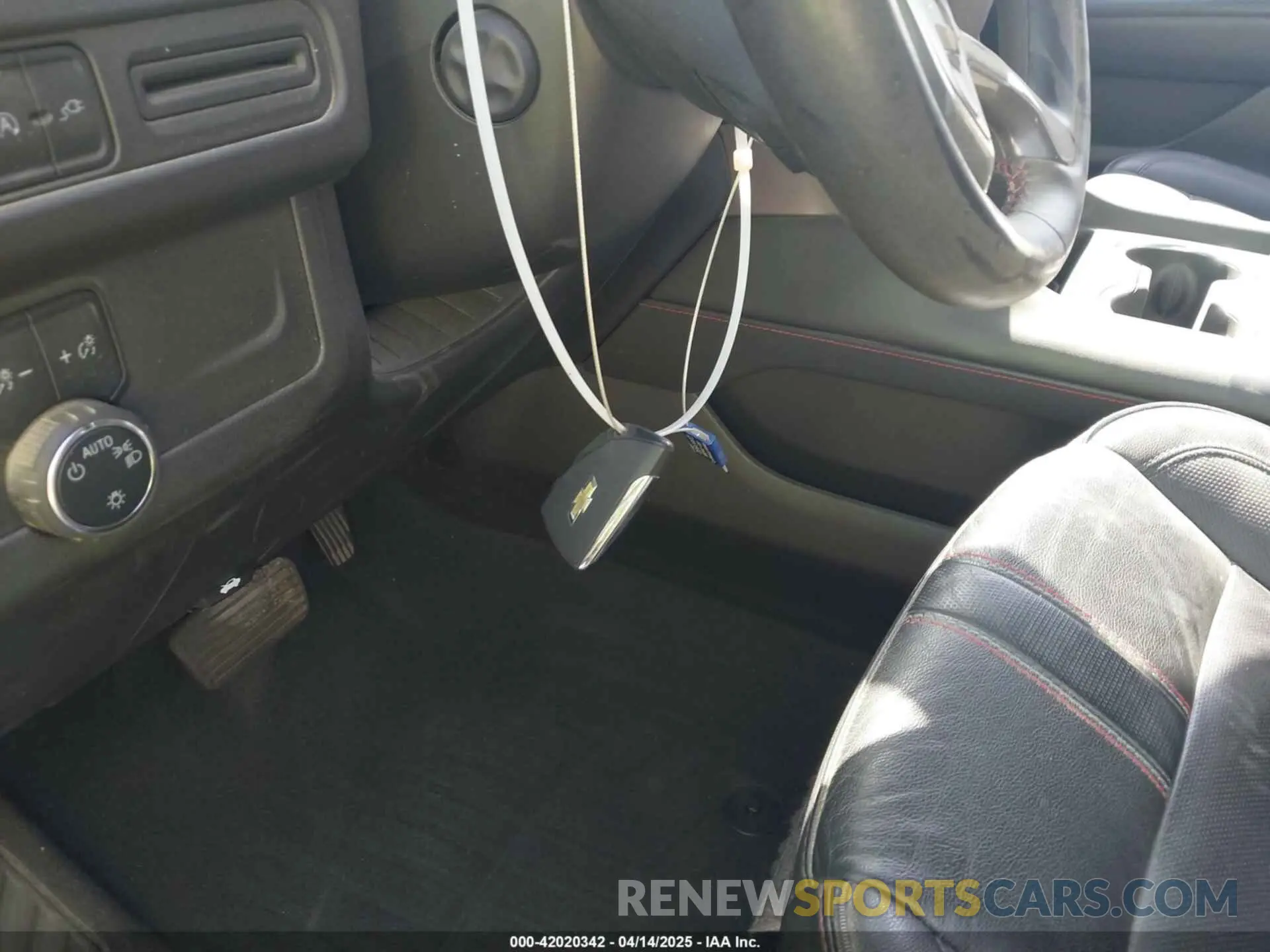 11 Photograph of a damaged car 1GNSKRKT7NR228974 CHEVROLET TAHOE 2022