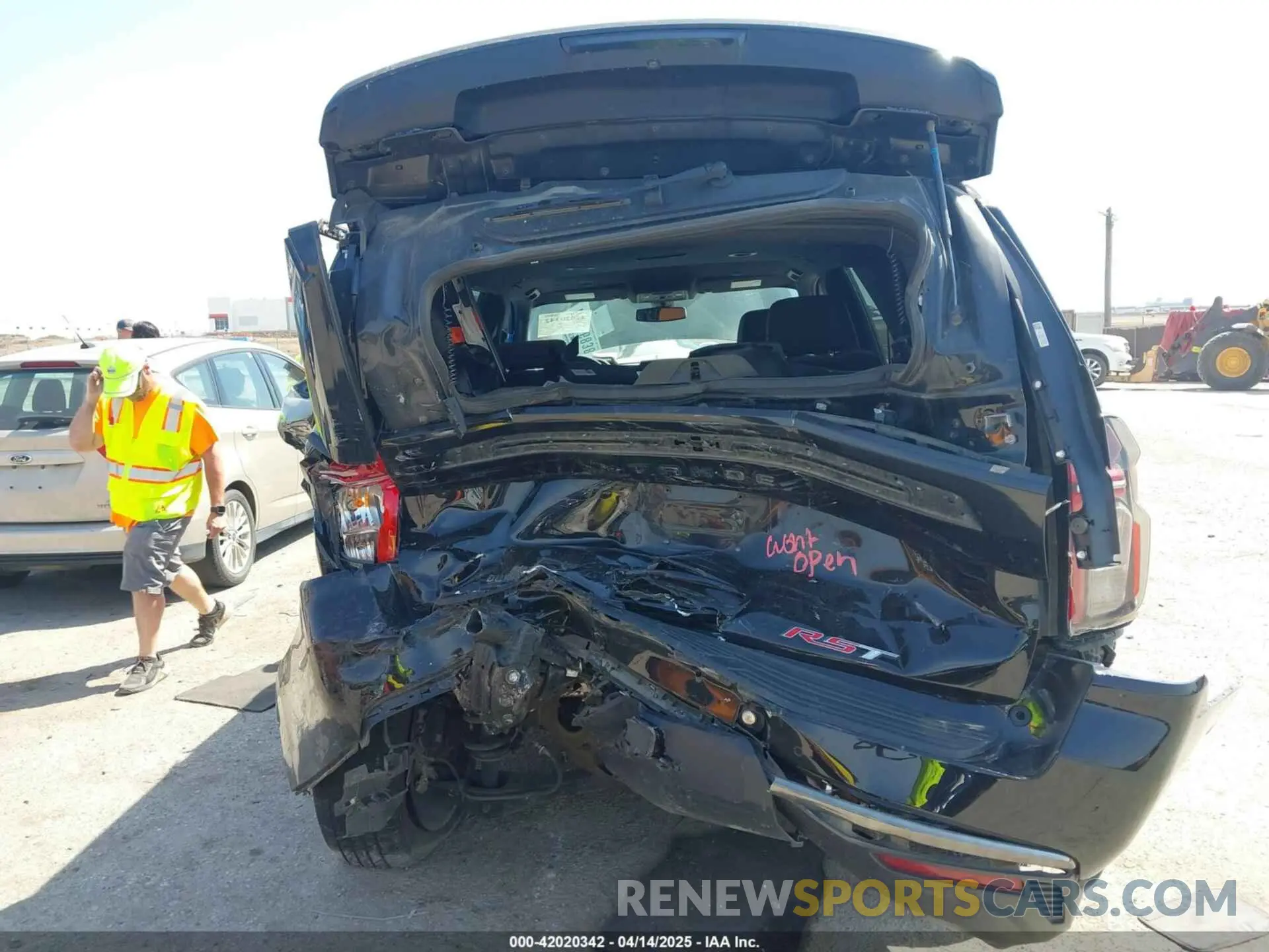 16 Photograph of a damaged car 1GNSKRKT7NR228974 CHEVROLET TAHOE 2022