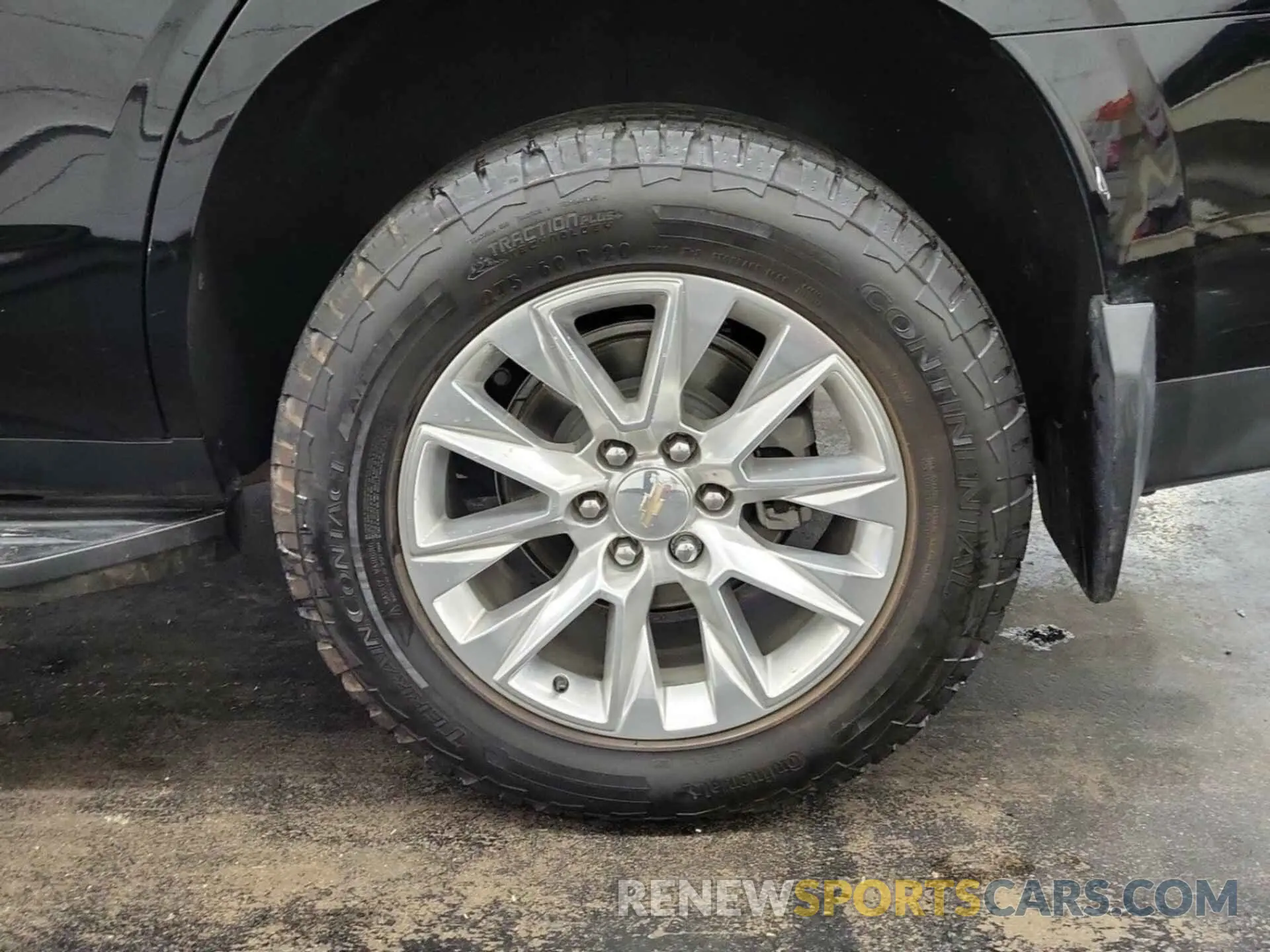 2 Photograph of a damaged car 1GNSKSKD2NR247058 CHEVROLET TAHOE 2022
