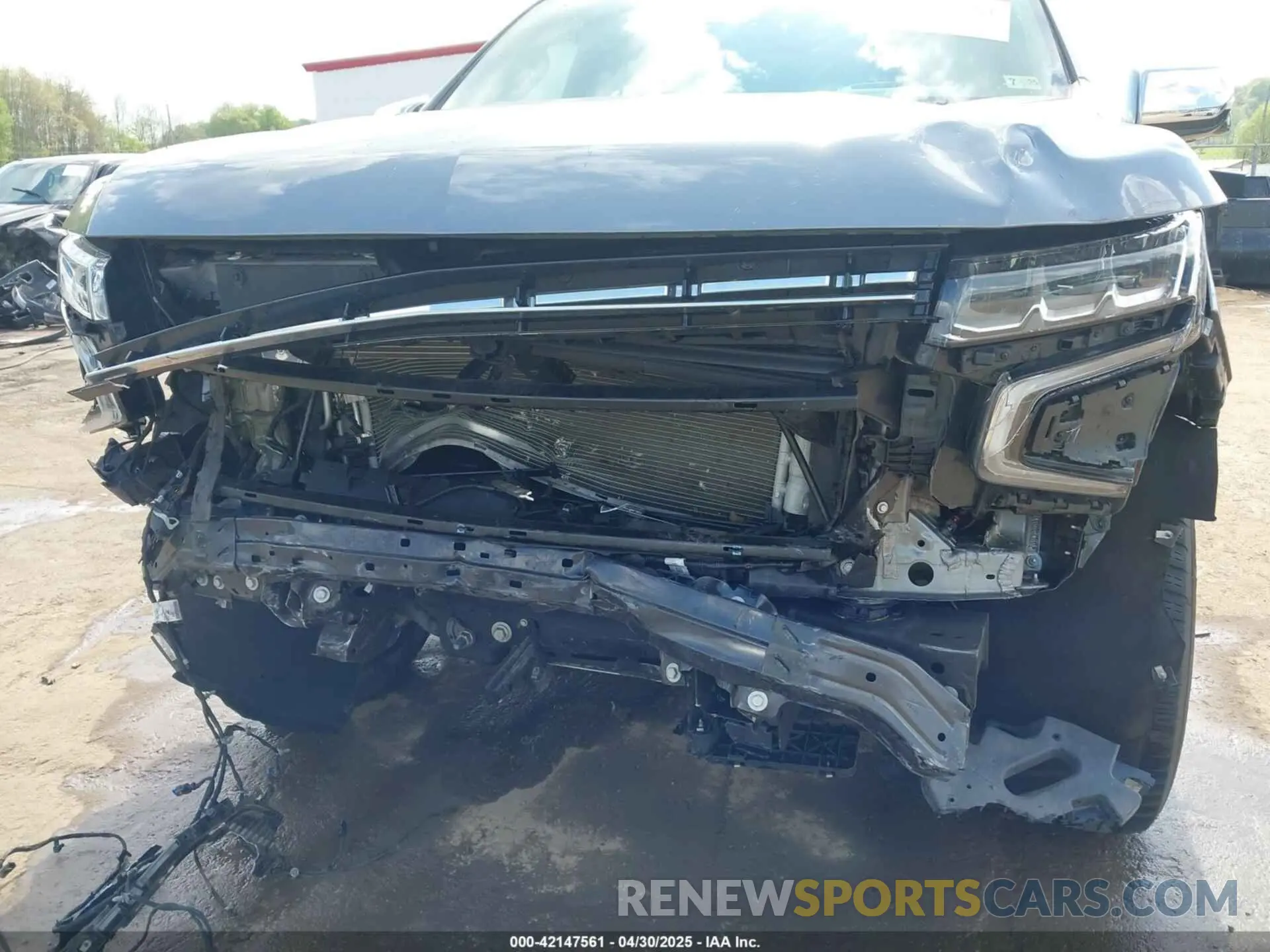 6 Photograph of a damaged car 1GNSKSKD3NR313343 CHEVROLET TAHOE 2022