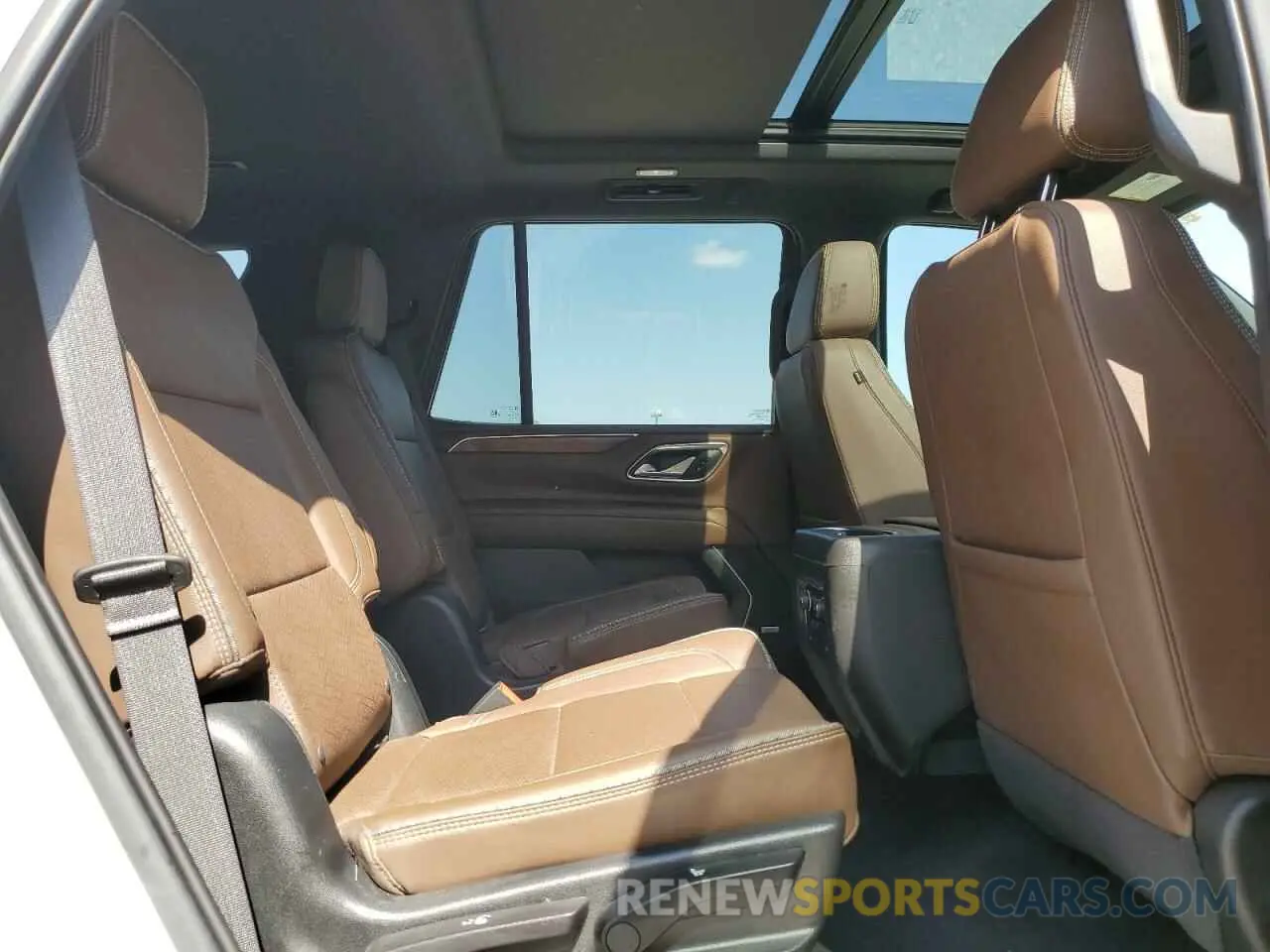 11 Photograph of a damaged car 1GNSKTKL5NR186348 CHEVROLET TAHOE 2022