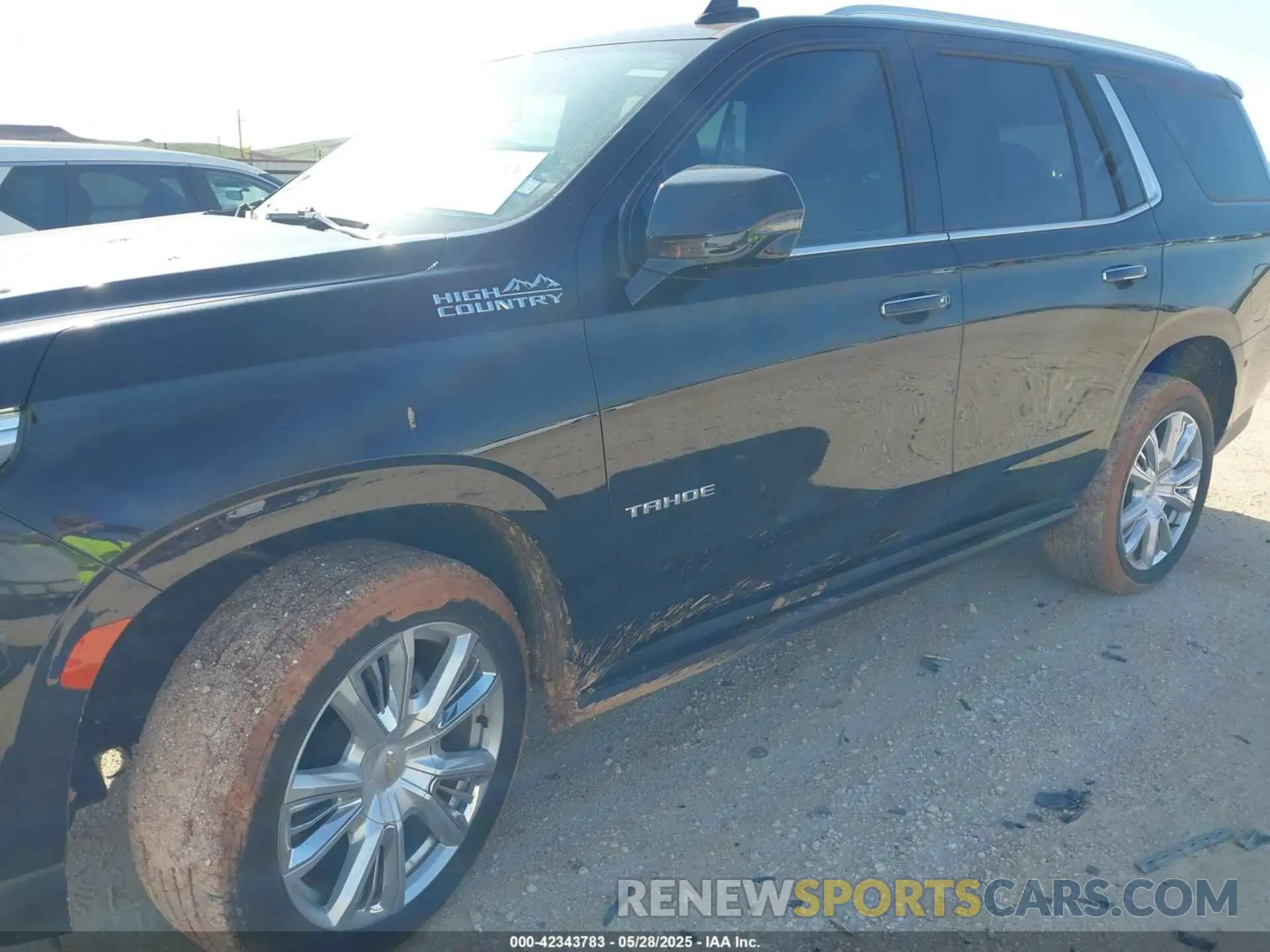 6 Photograph of a damaged car 1GNSKTKL5NR360192 CHEVROLET TAHOE 2022