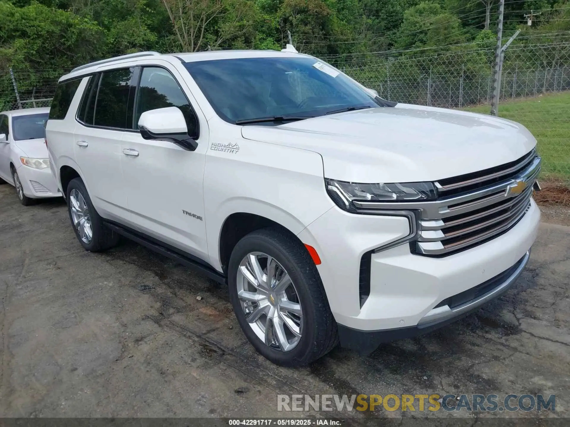 1 Photograph of a damaged car 1GNSKTKL9NR261567 CHEVROLET TAHOE 2022