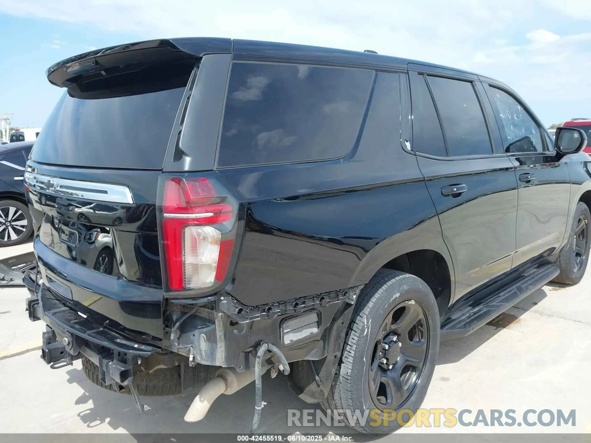18 Photograph of a damaged car 1GNSCLED3PR188880 CHEVROLET TAHOE 2023