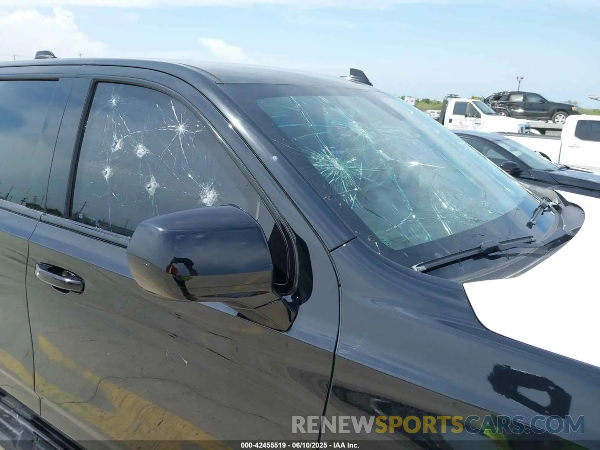 19 Photograph of a damaged car 1GNSCLED3PR188880 CHEVROLET TAHOE 2023