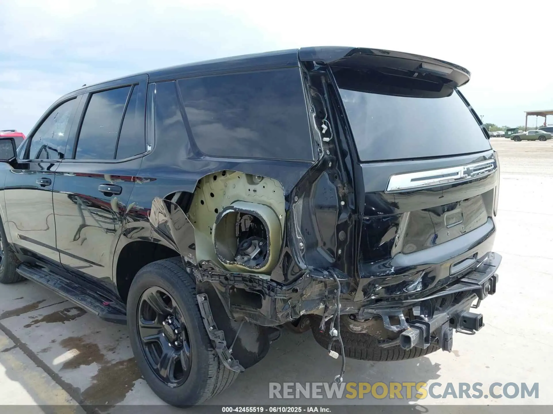 6 Photograph of a damaged car 1GNSCLED3PR188880 CHEVROLET TAHOE 2023
