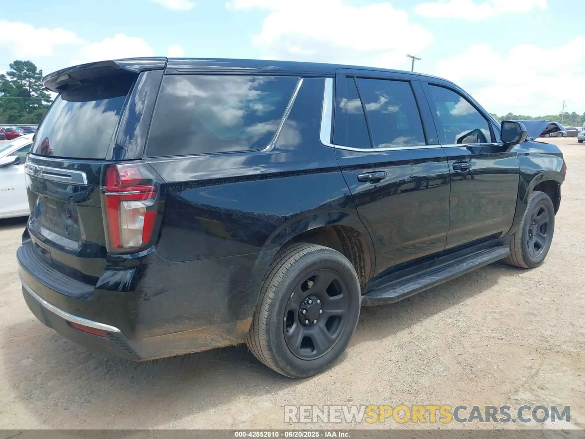 4 Photograph of a damaged car 1GNSCLED8PR515600 CHEVROLET TAHOE 2023