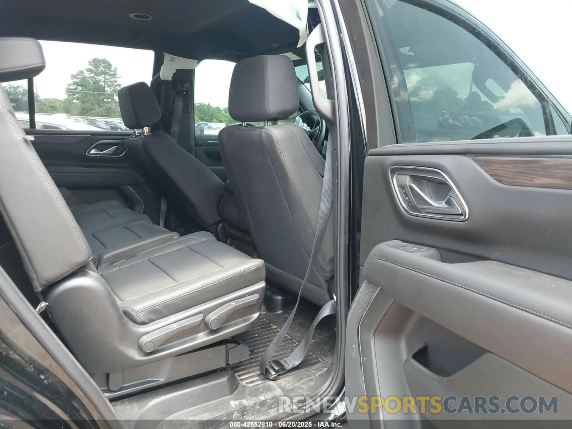 8 Photograph of a damaged car 1GNSCLED8PR515600 CHEVROLET TAHOE 2023