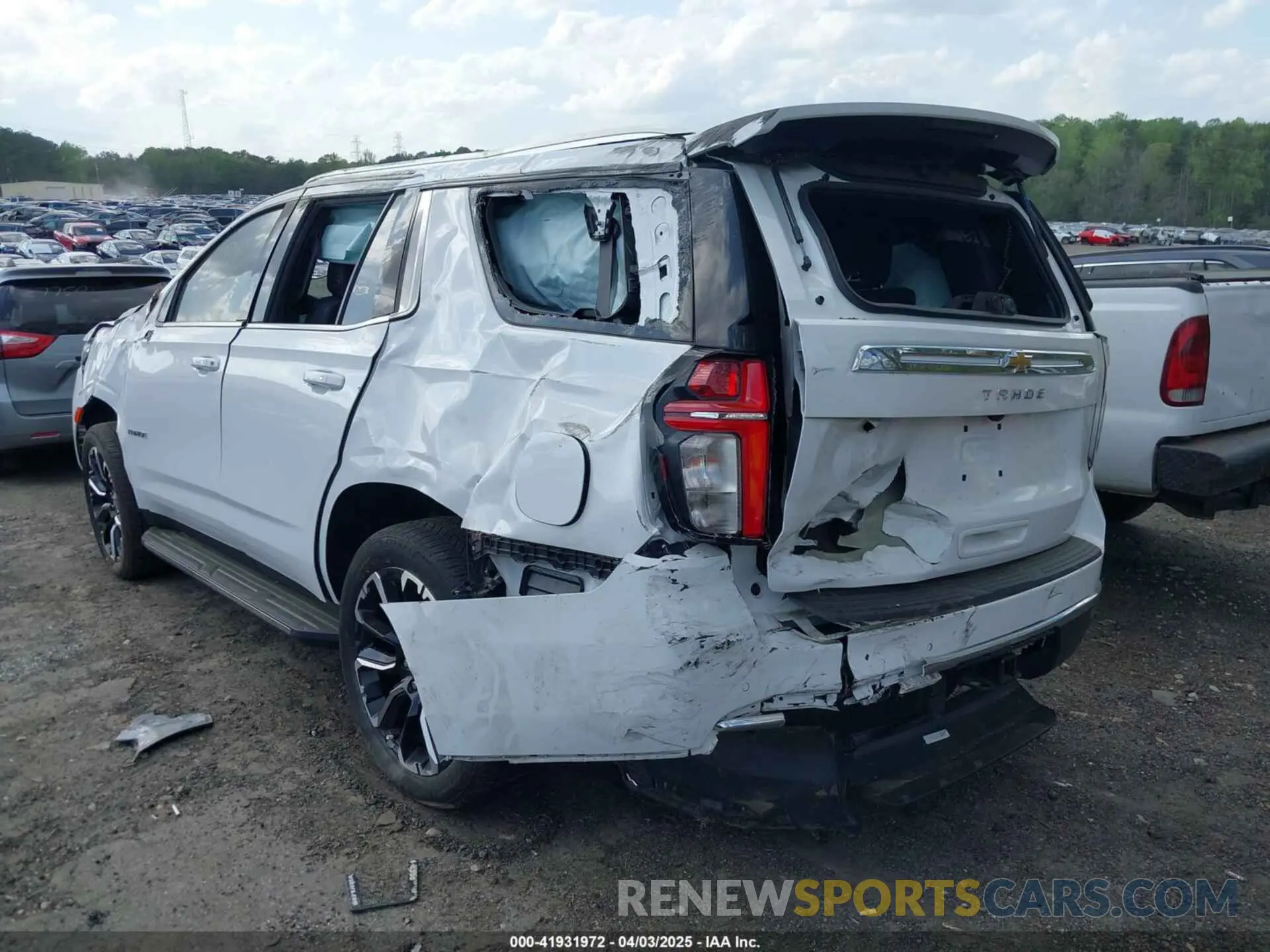 3 Photograph of a damaged car 1GNSCMKD5PR240763 CHEVROLET TAHOE 2023