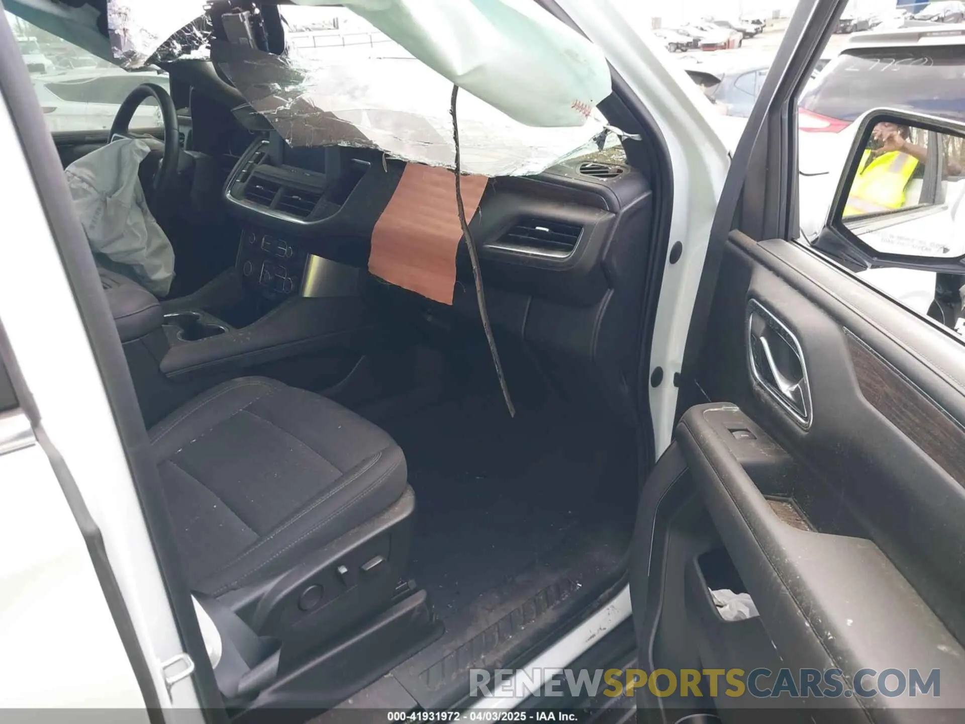 5 Photograph of a damaged car 1GNSCMKD5PR240763 CHEVROLET TAHOE 2023