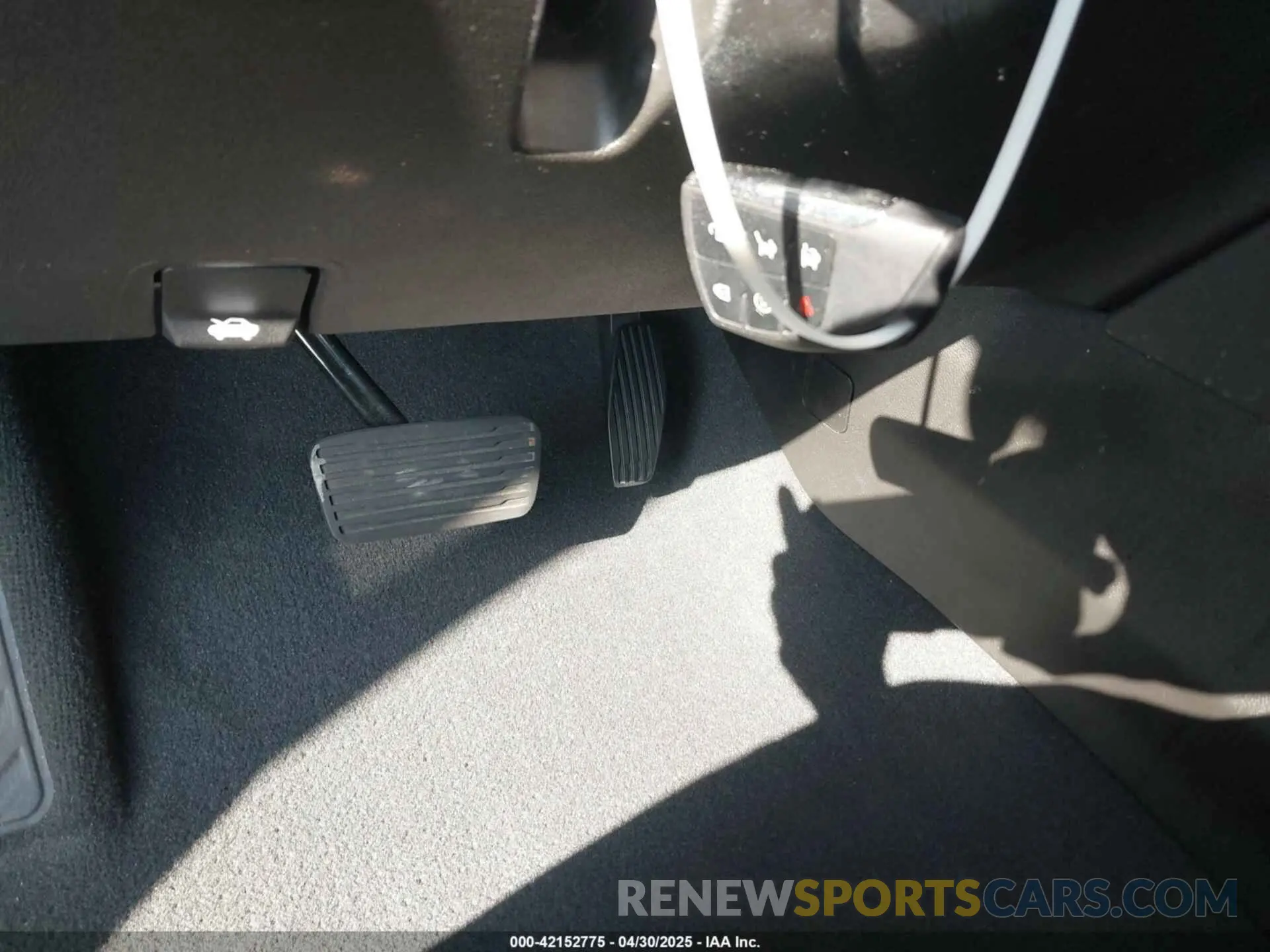 11 Photograph of a damaged car 1GNSCNKD3PR305891 CHEVROLET TAHOE 2023