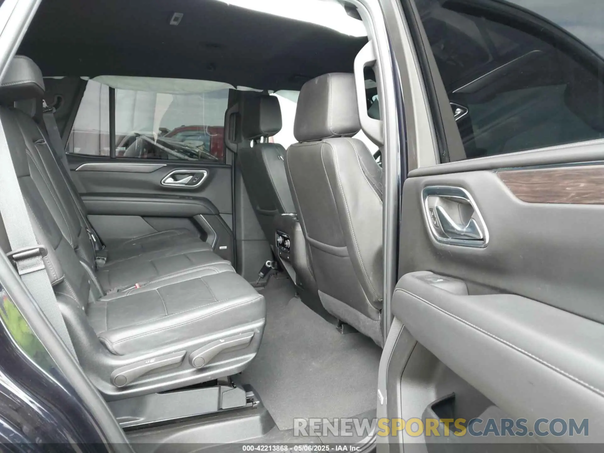 8 Photograph of a damaged car 1GNSCNKD5PR510046 CHEVROLET TAHOE 2023