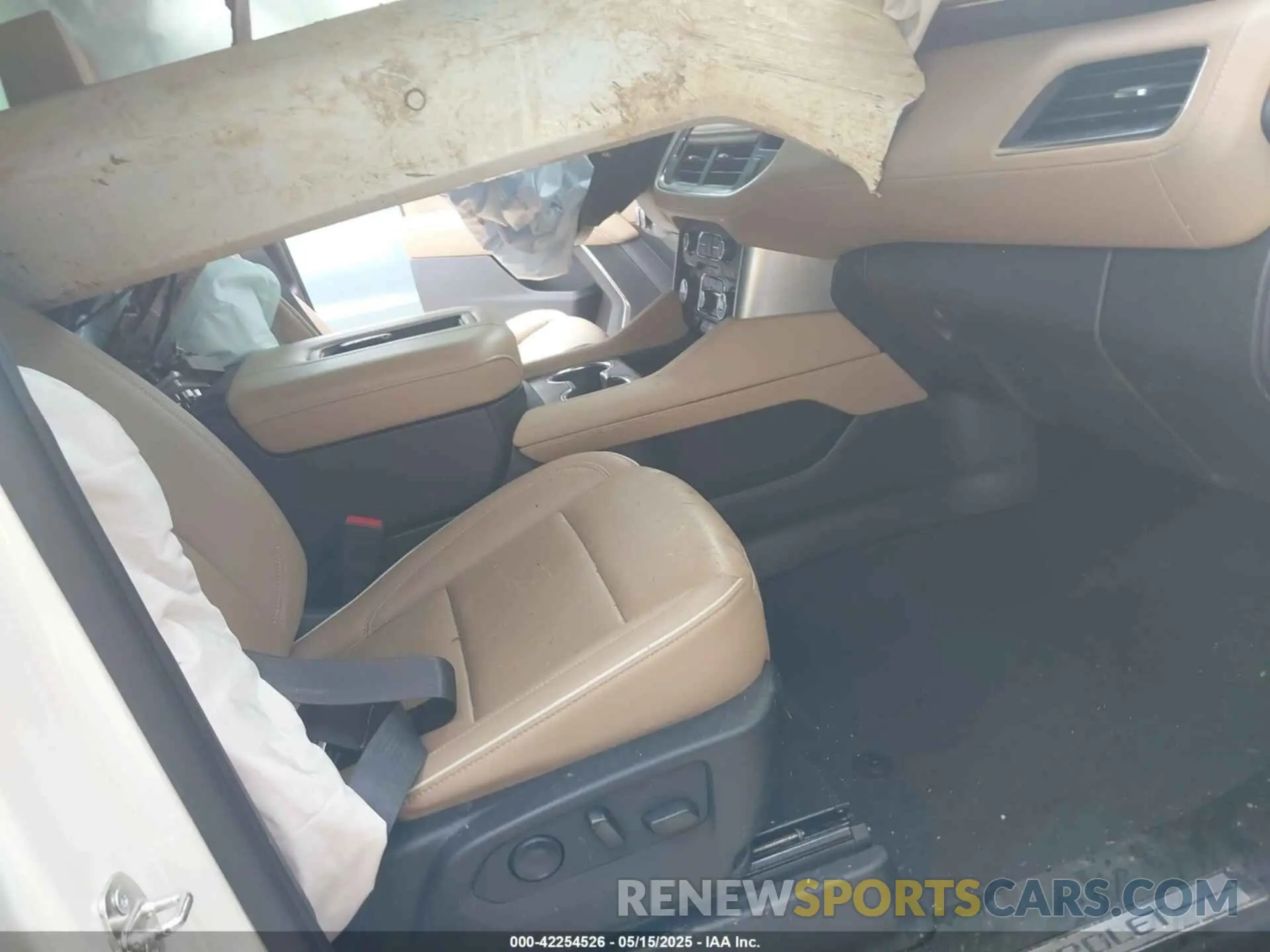 5 Photograph of a damaged car 1GNSCSKD9PR390234 CHEVROLET TAHOE 2023