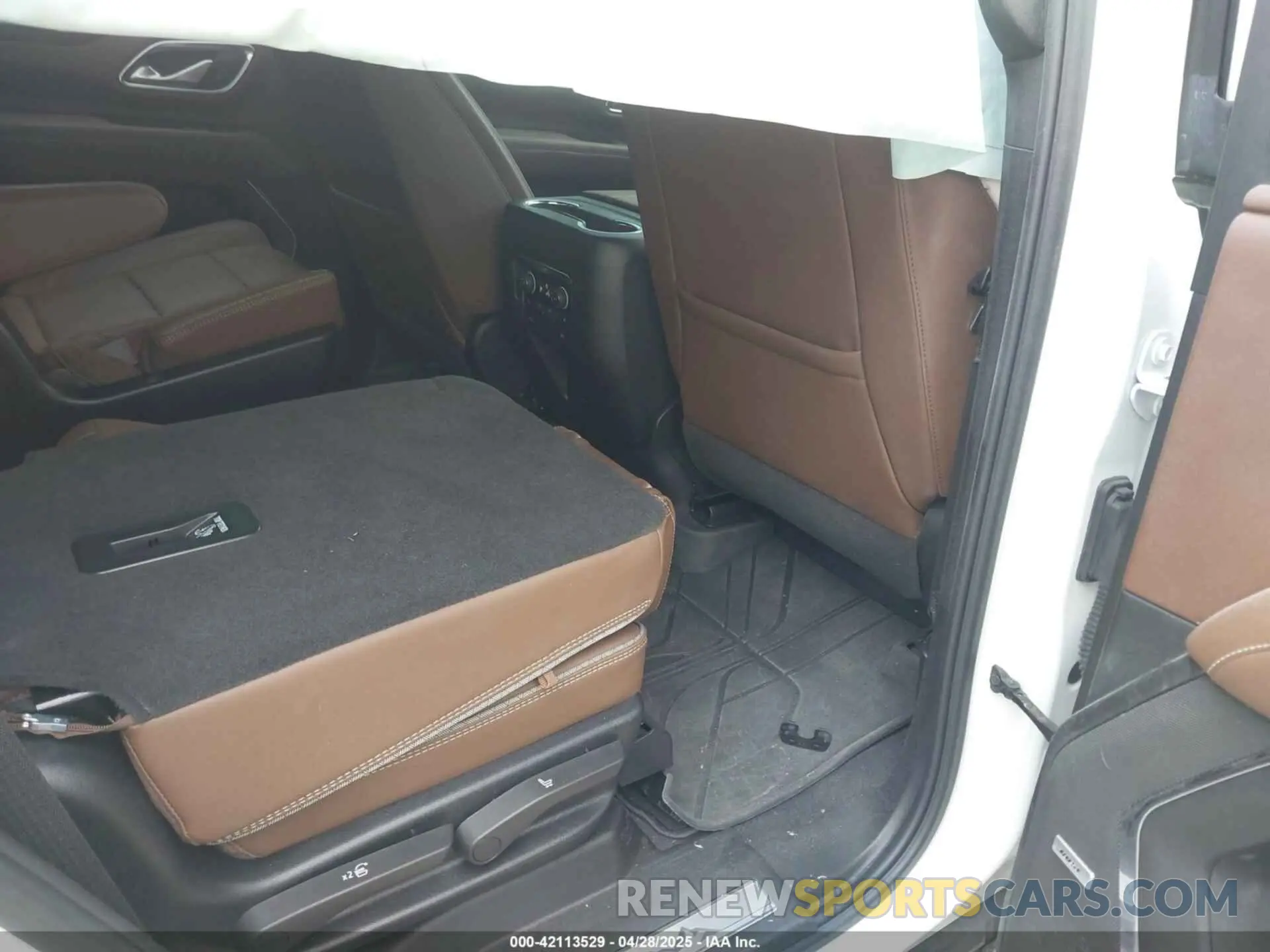 8 Photograph of a damaged car 1GNSCTKL1PR544951 CHEVROLET TAHOE 2023