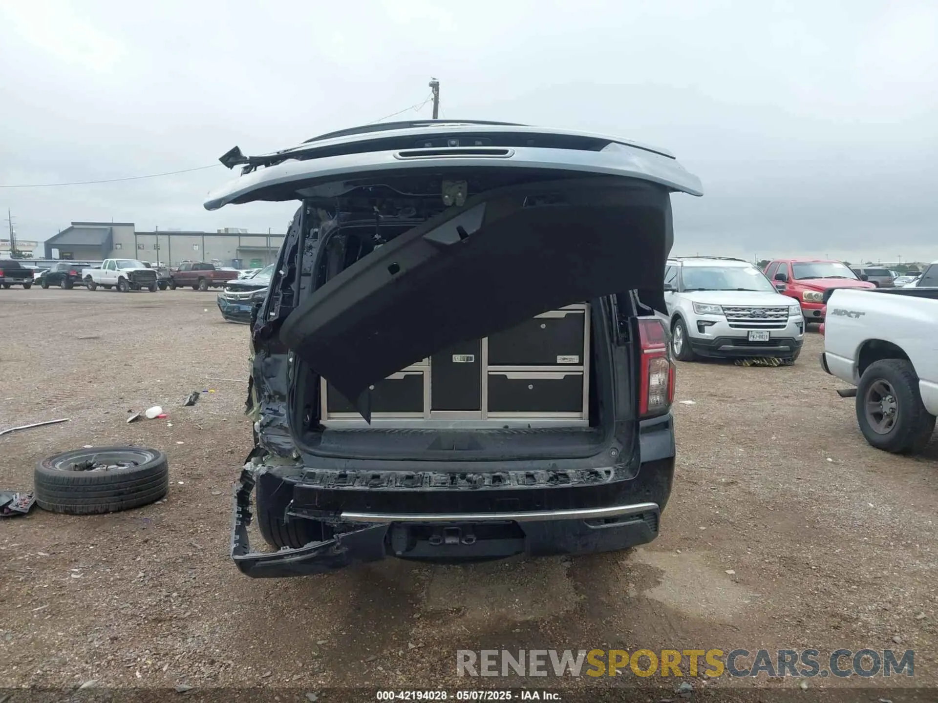 17 Photograph of a damaged car 1GNSKLED0PR395388 CHEVROLET TAHOE 2023