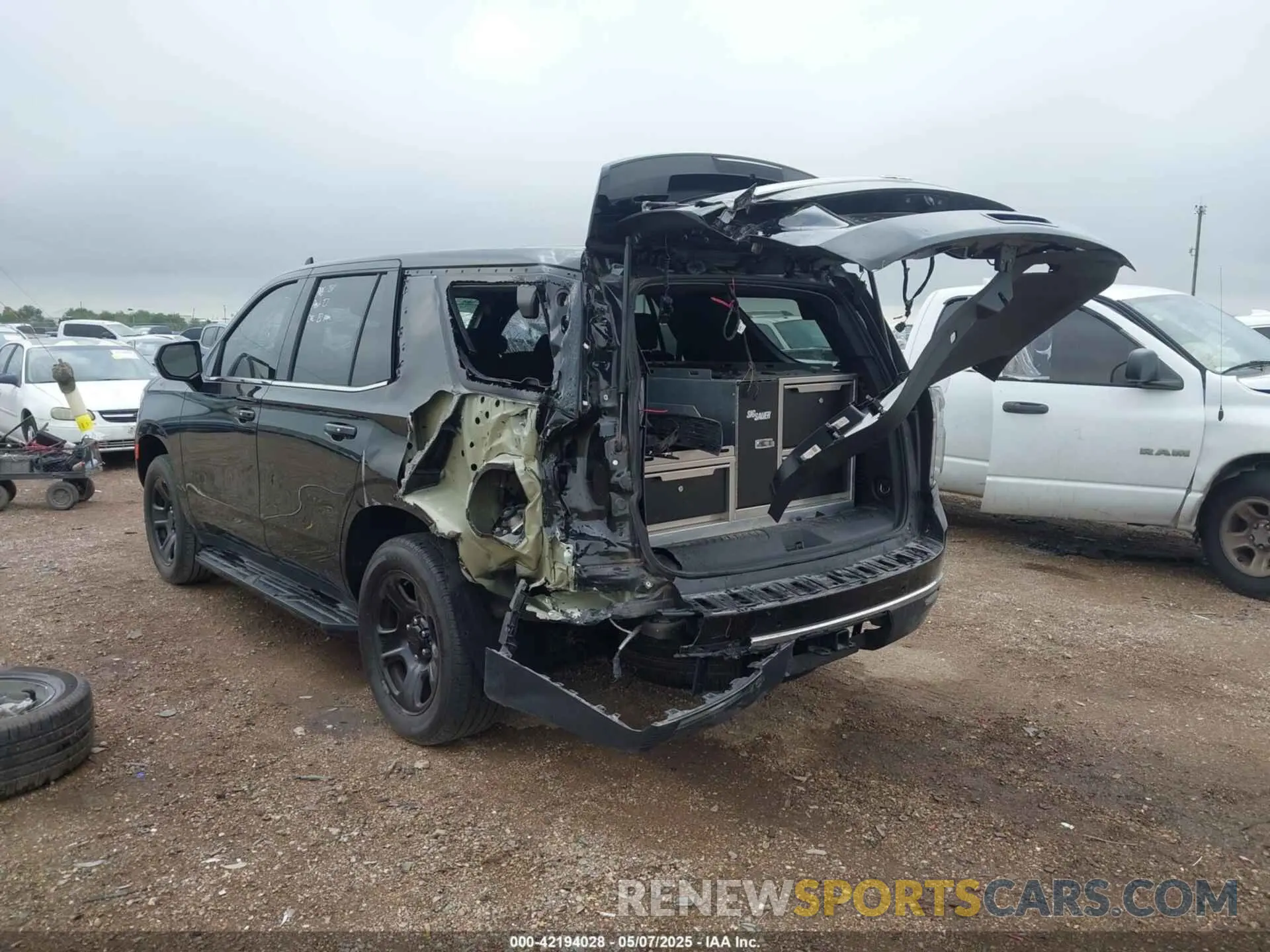 3 Photograph of a damaged car 1GNSKLED0PR395388 CHEVROLET TAHOE 2023